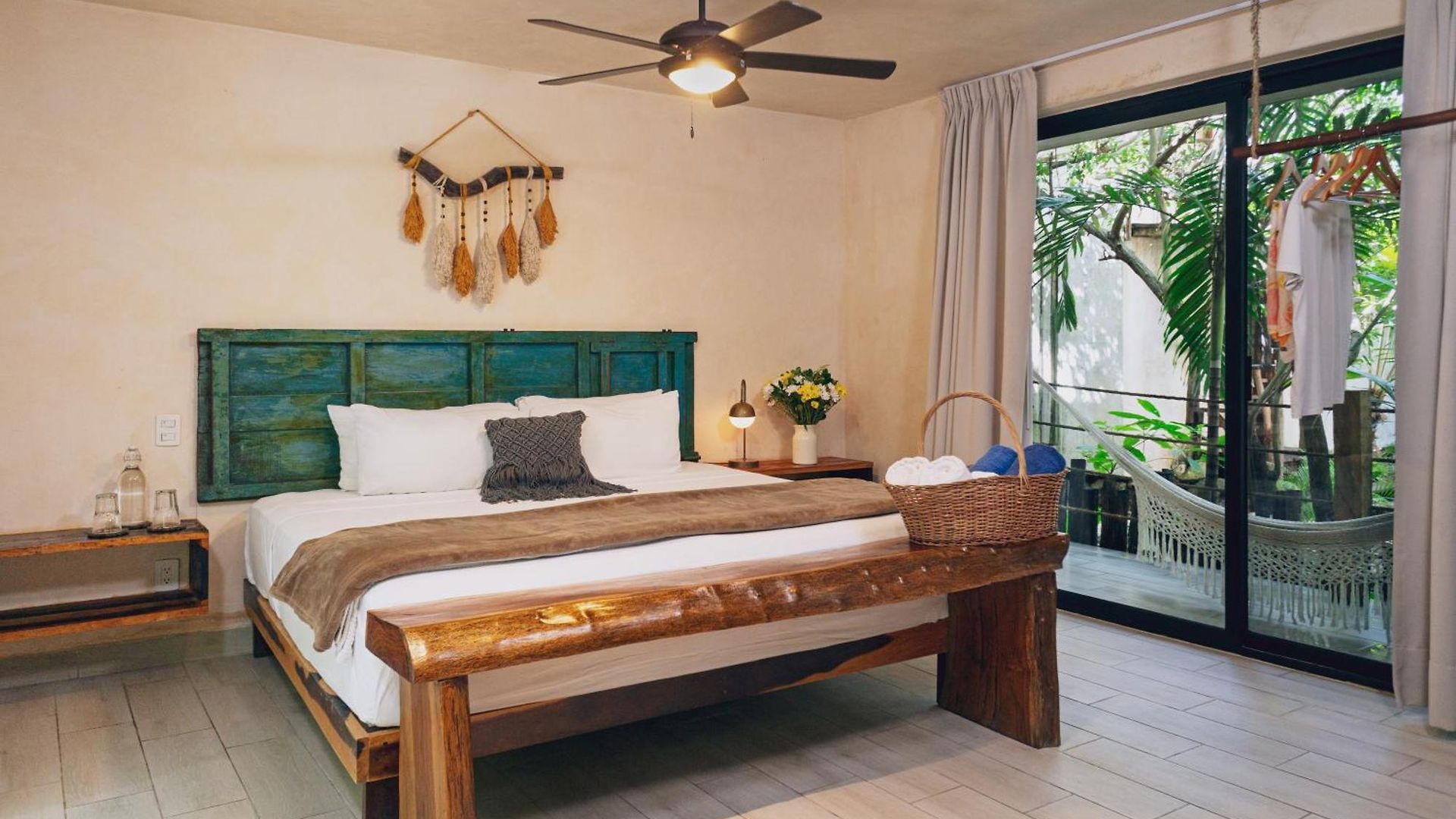 Sunset House Hotel 2*