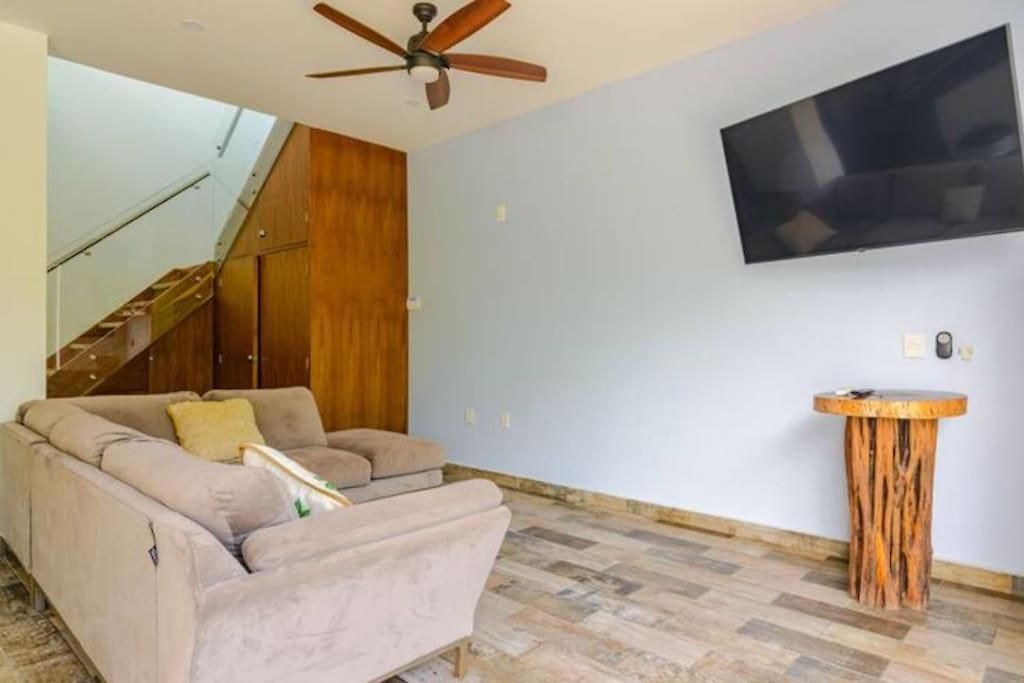 Сasa de vacaciones Unwind At Magdalena, Private With 3 Bedrooms, Rooftop Pool And Fast Wi-fi For Digital Nomads Tulum