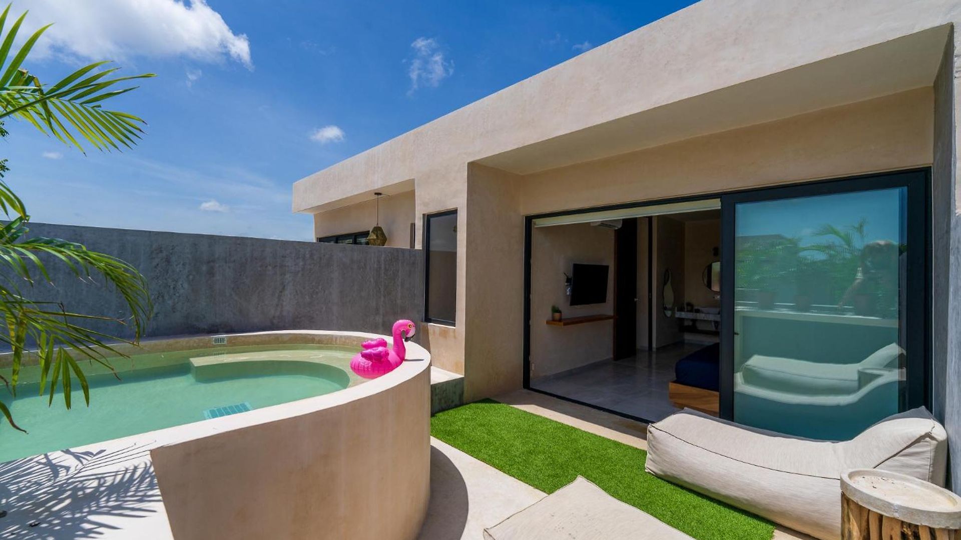 Apartment *jungle Ph W/pool, Close To Downtown & *