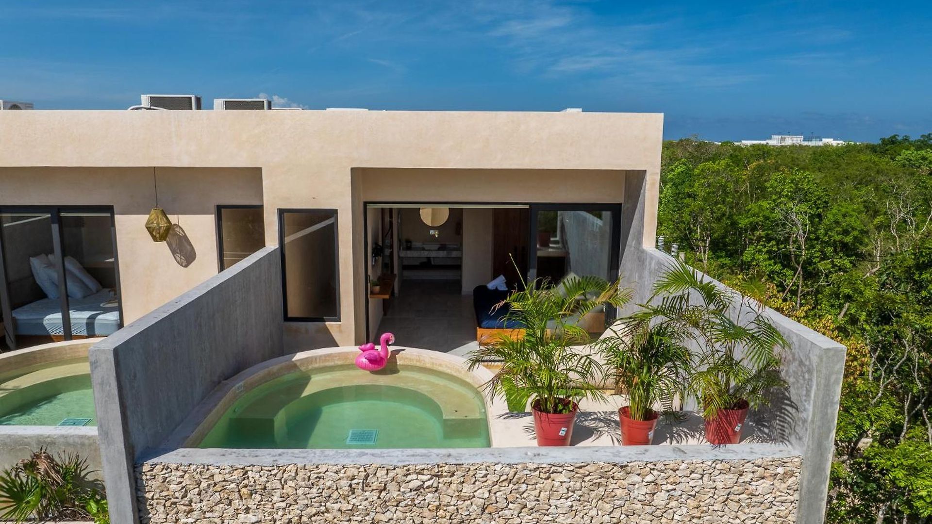 Apartment *jungle Ph W/pool, Close To Downtown &