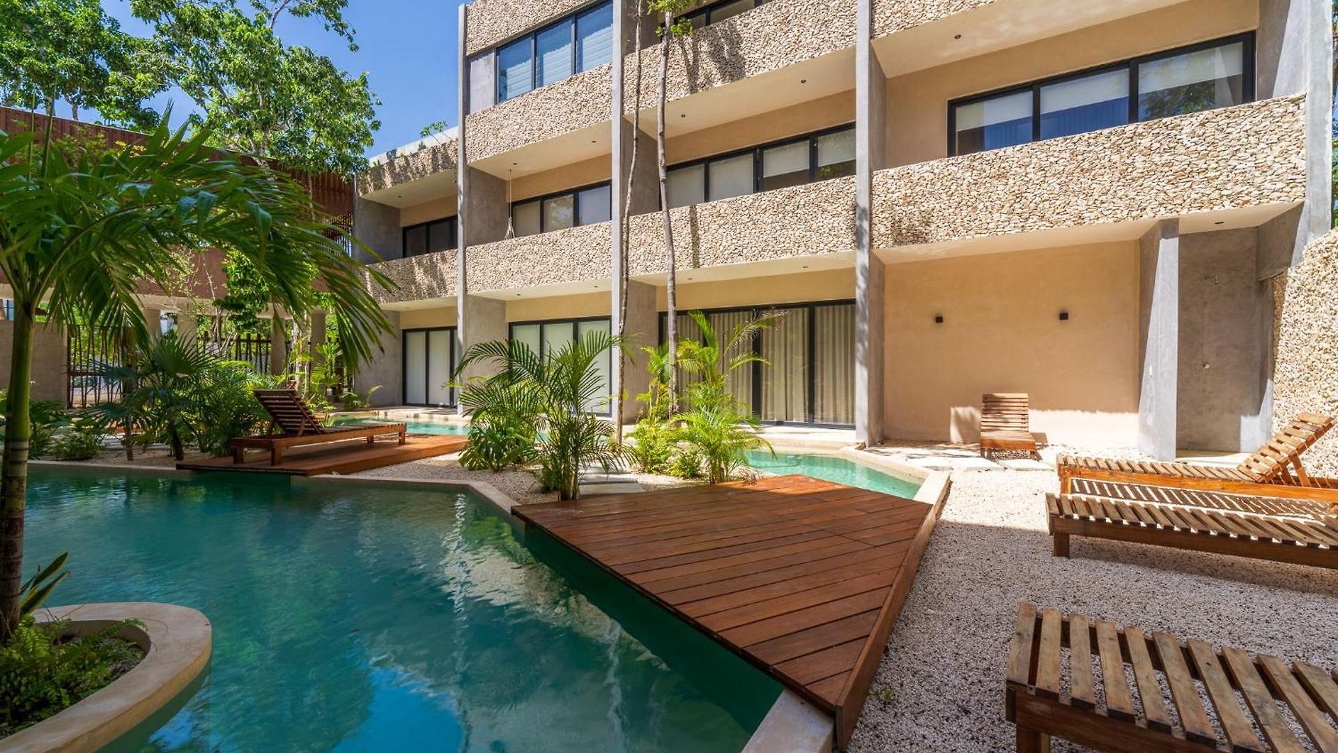 Apartment *jungle Ph W/pool, Close To Downtown & *