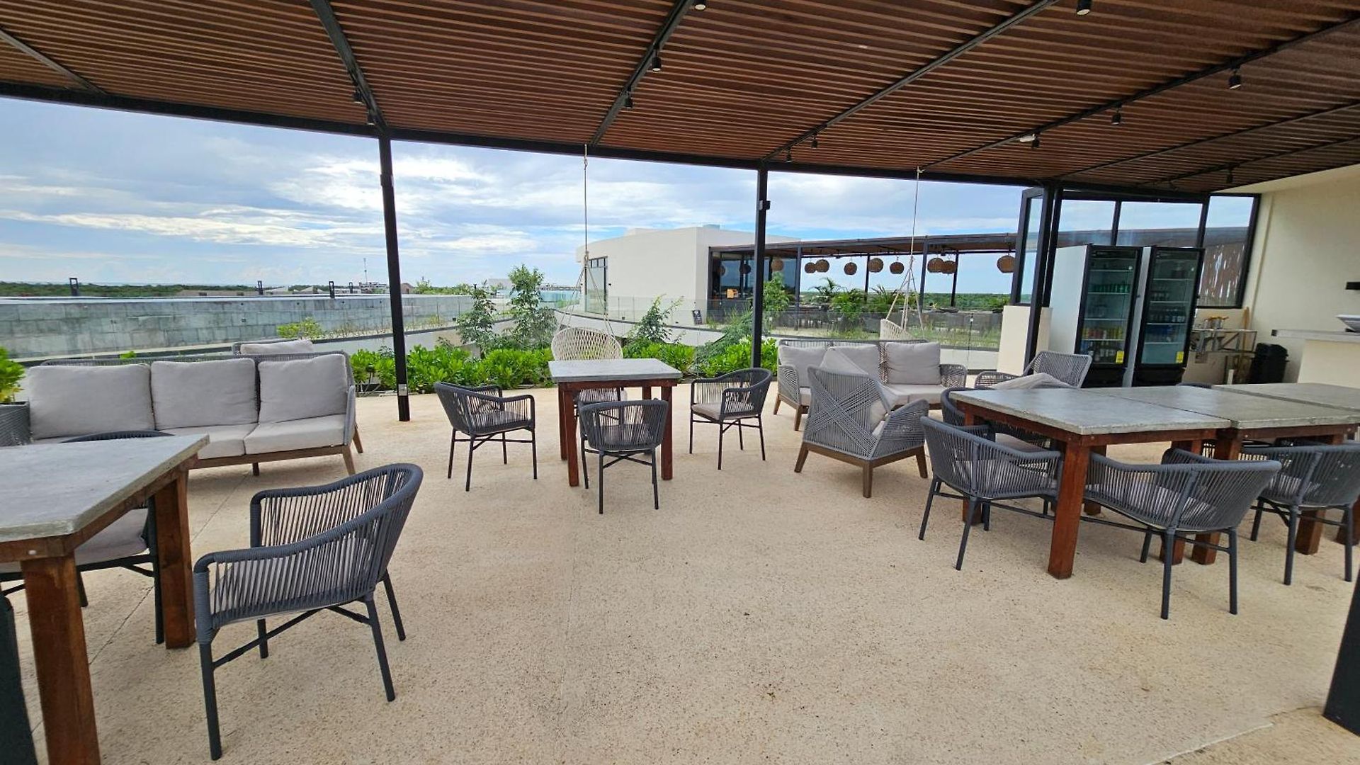 Apartment 2 Bedroom In Mistiq Gardens With Pool And Gym *