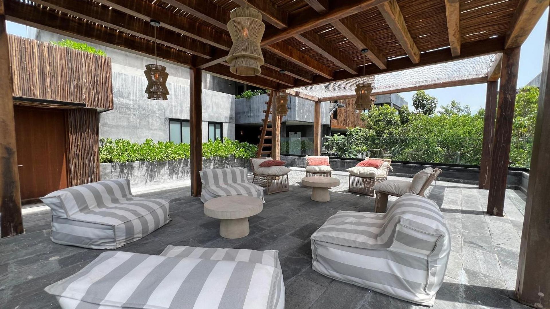 Humana In * Tulum