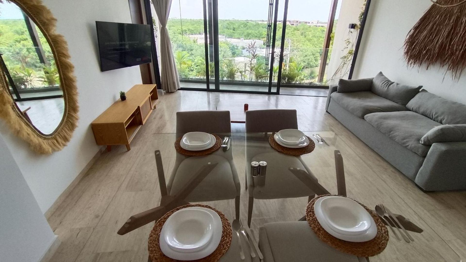 2 Bedroom In Mistiq Gardens With Pool And Gym *