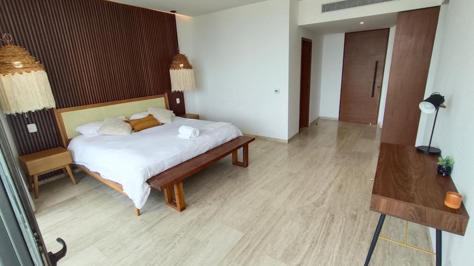 2 Bedroom In Mistiq Gardens With Pool And Gym Apartment