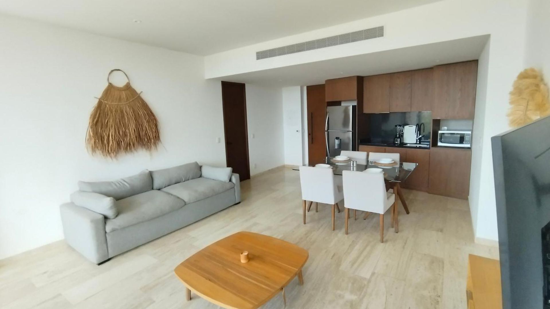2 Bedroom In Mistiq Gardens With Pool And Gym