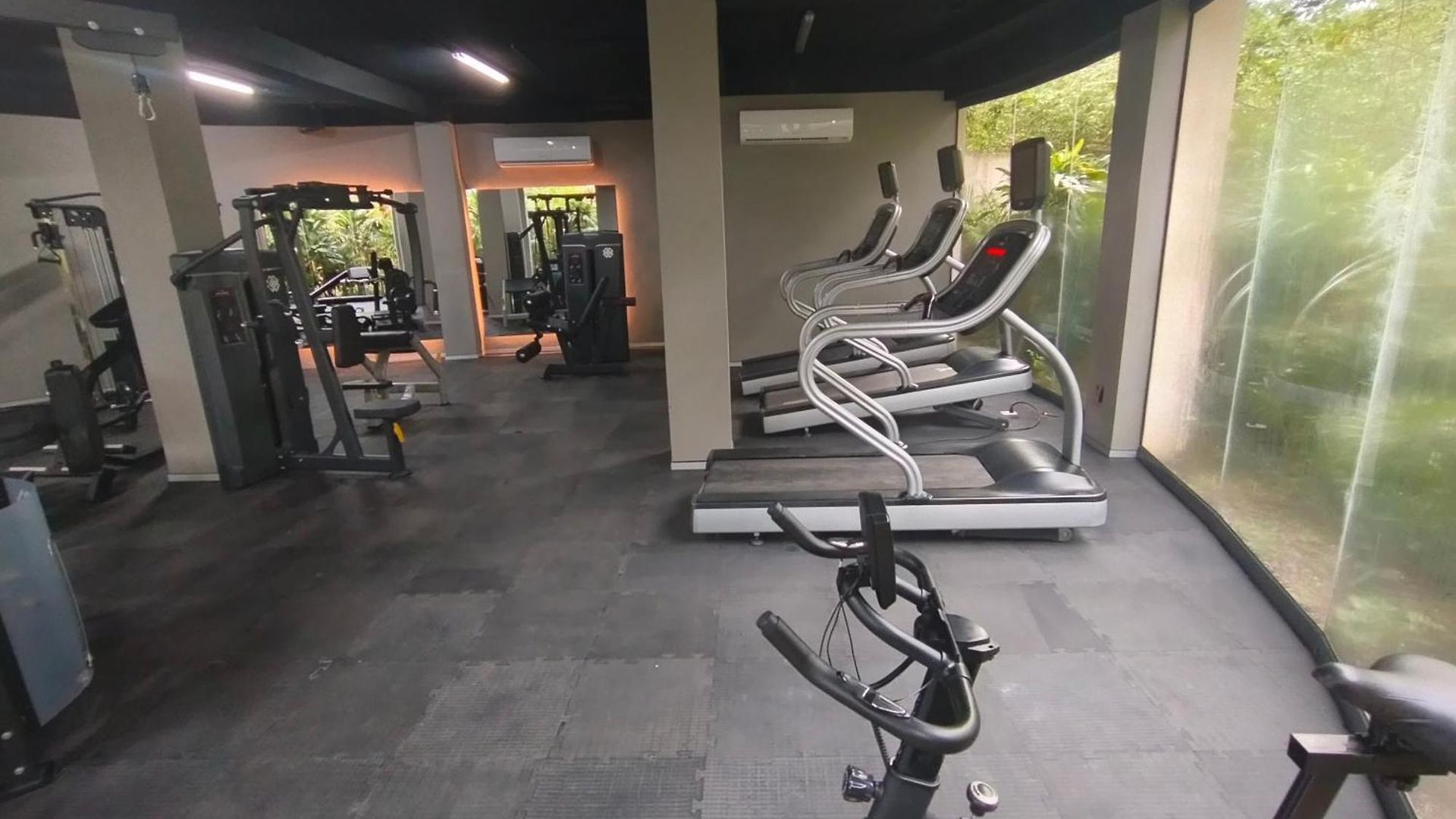 Apartment 2 Bedroom In Mistiq Gardens With Pool And Gym