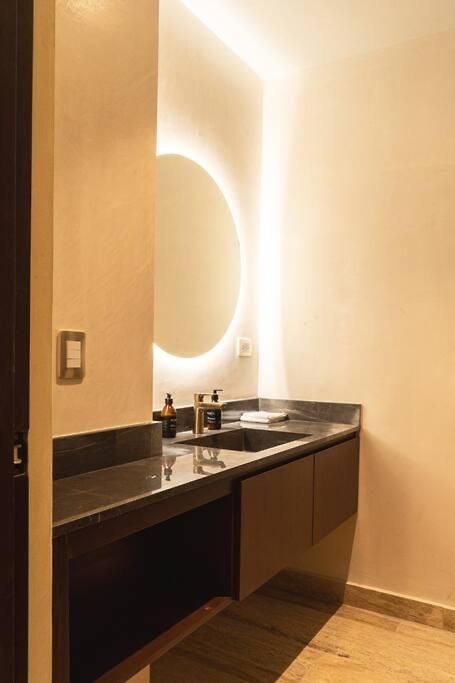 Apartment Stylish Retreat For 6, Near Everything *
