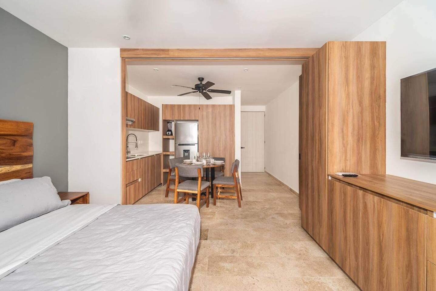 King With Private Balcony, Rooftop Pool, Gym * Tulum