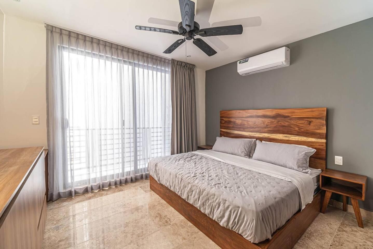 King With Private Balcony, Rooftop Pool, Gym Сasa de vacaciones