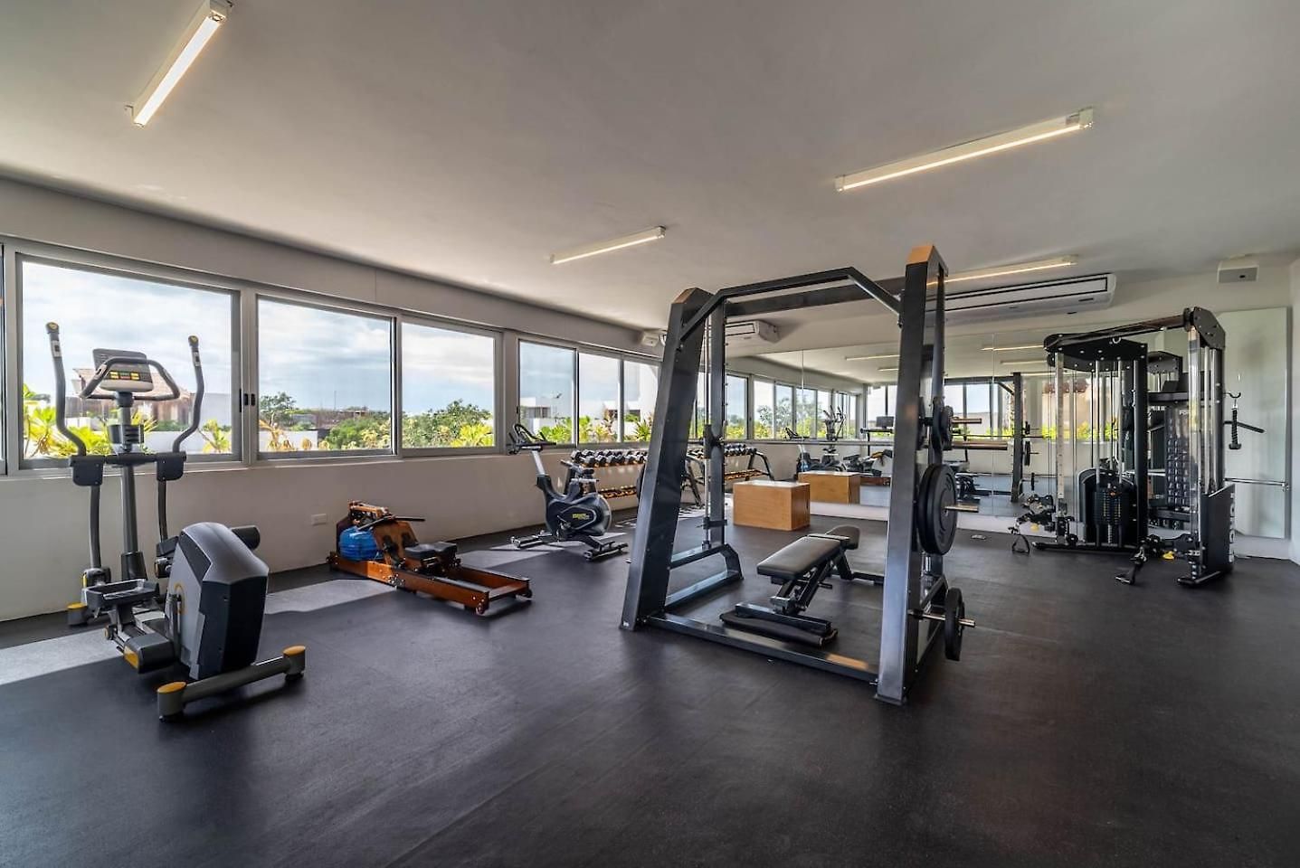 Lux 2br With Jungle Views, Pool, Gym At Nhoa *