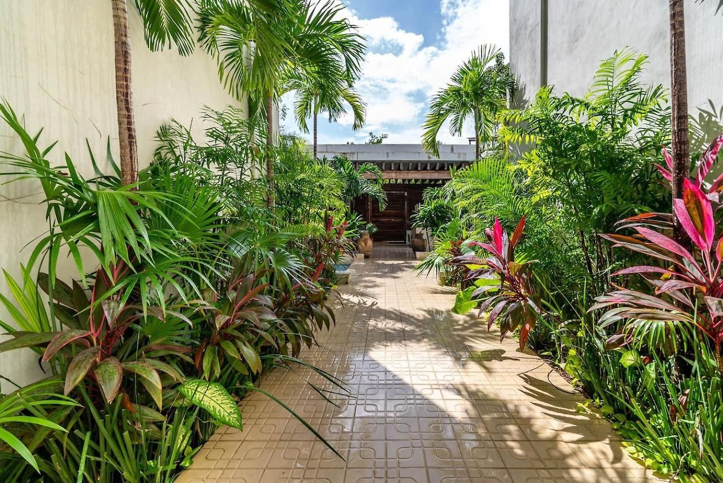 Lux 2br With Jungle Views, Pool, Gym At Nhoa Сasa de vacaciones