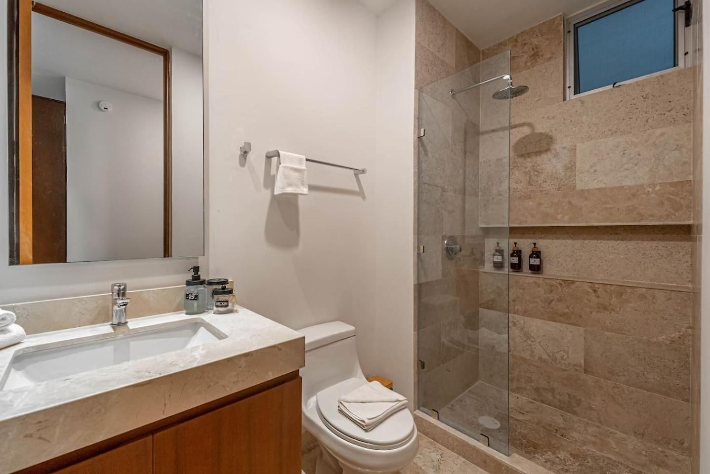 Lux 2br With Jungle Views, Pool, Gym At Nhoa Сasa de vacaciones *
