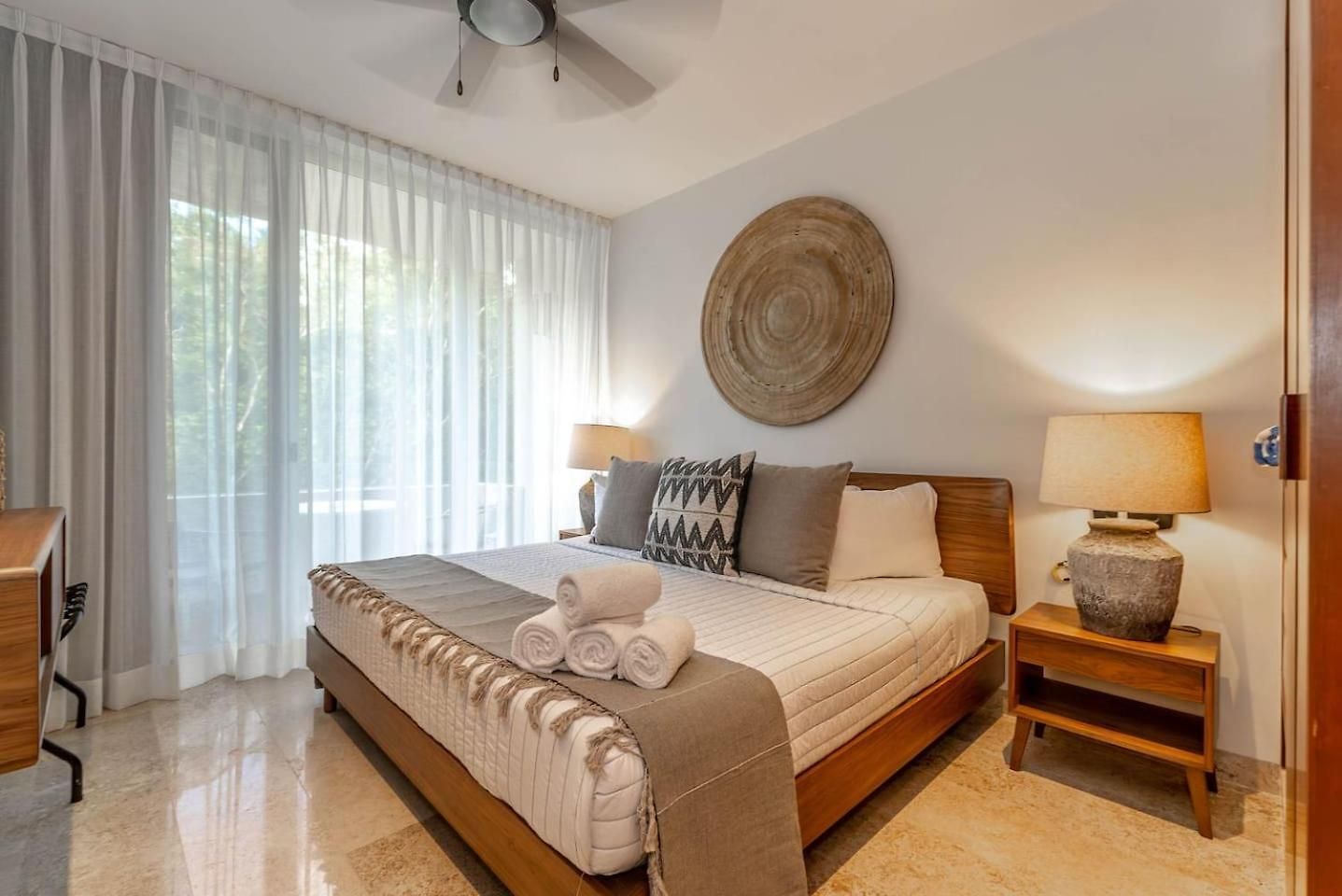 Lux 2br With Jungle Views, Pool, Gym At Nhoa Сasa de vacaciones *