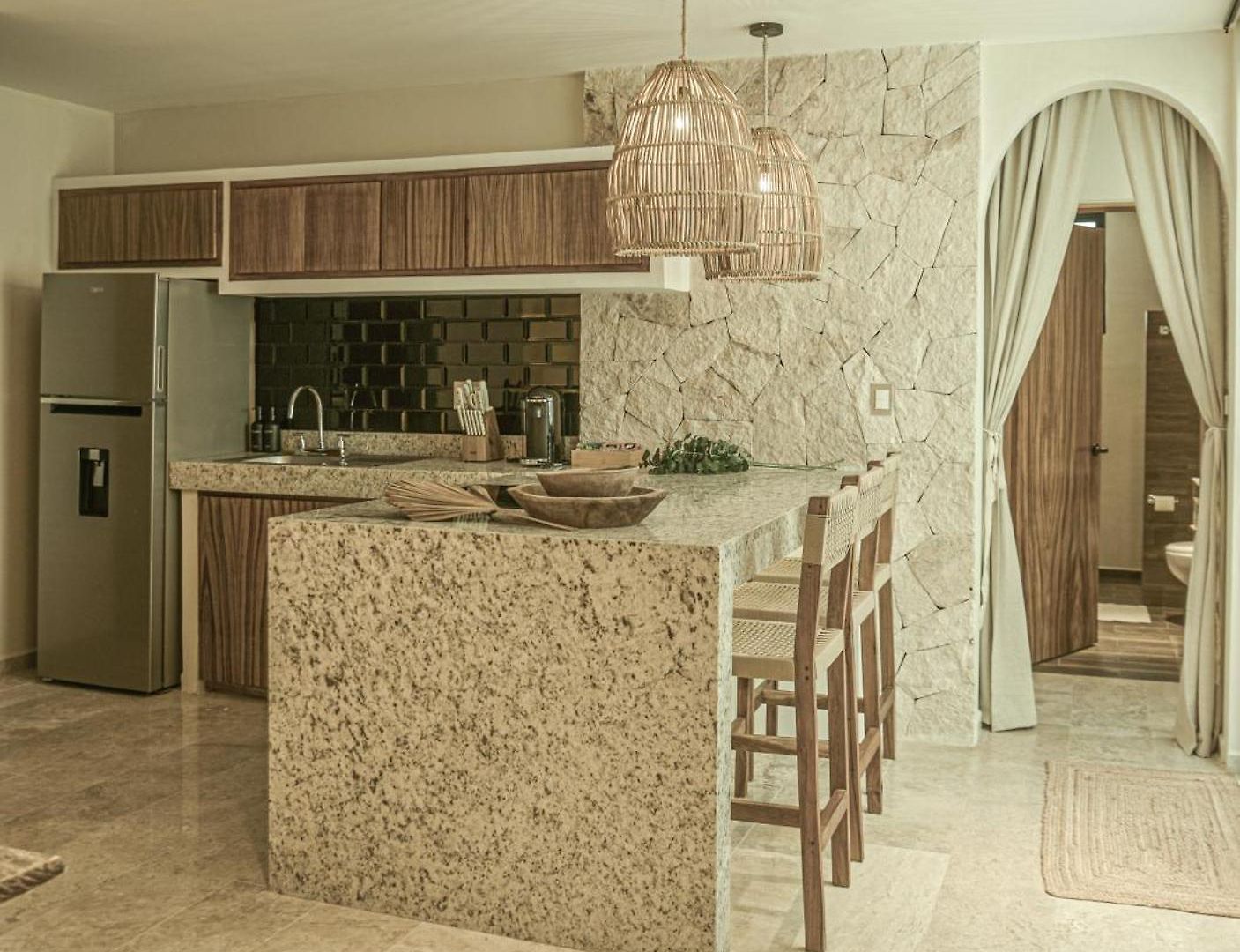 Luxury Penthouse-private Rooftop Pool-walkable Apartment