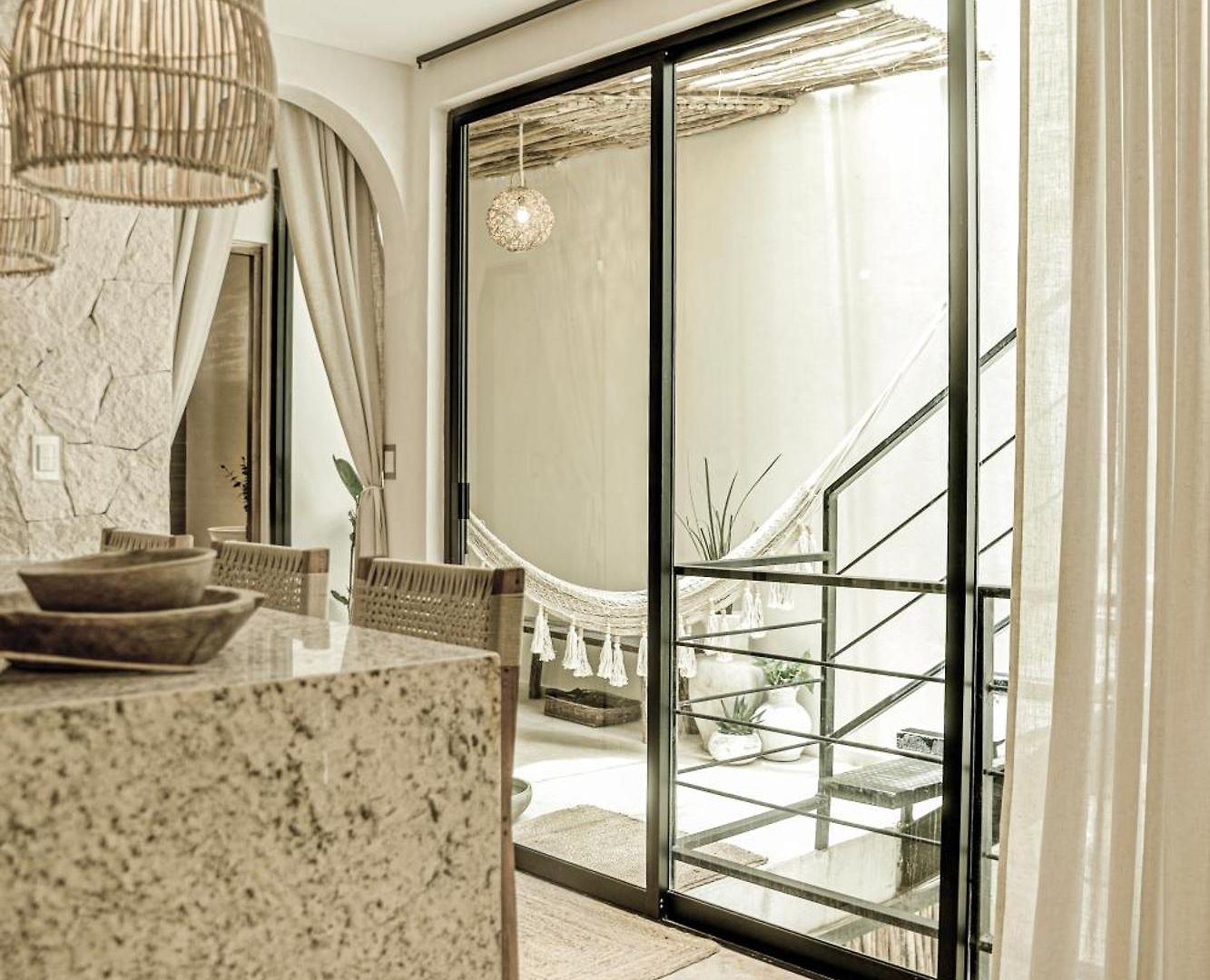 Luxury Penthouse-private Rooftop Pool-walkable Apartment *