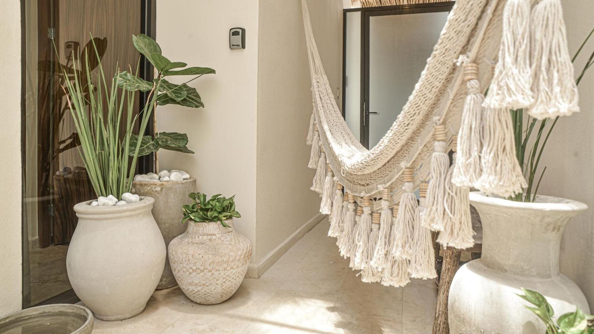 Apartment Luxury Penthouse-private Rooftop Pool-walkable *
