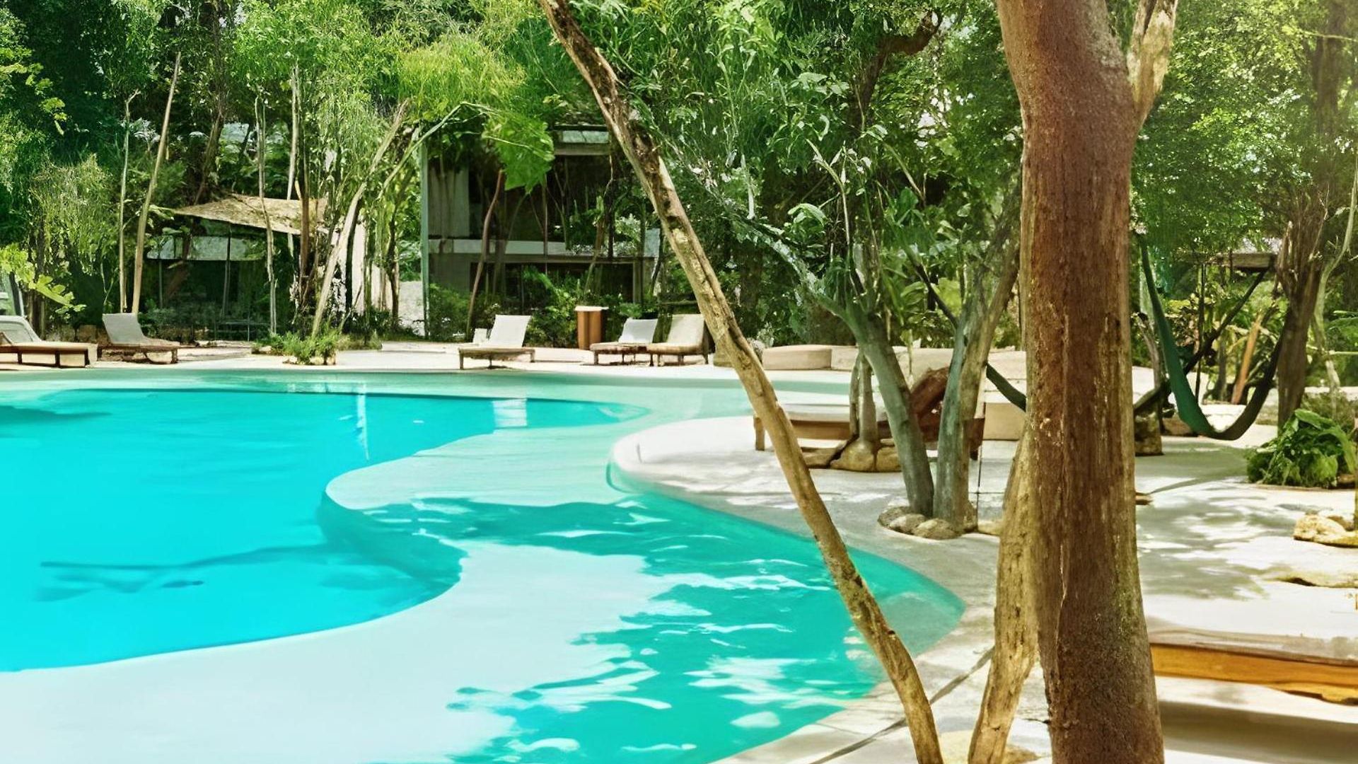 Oasis Yaaxlum