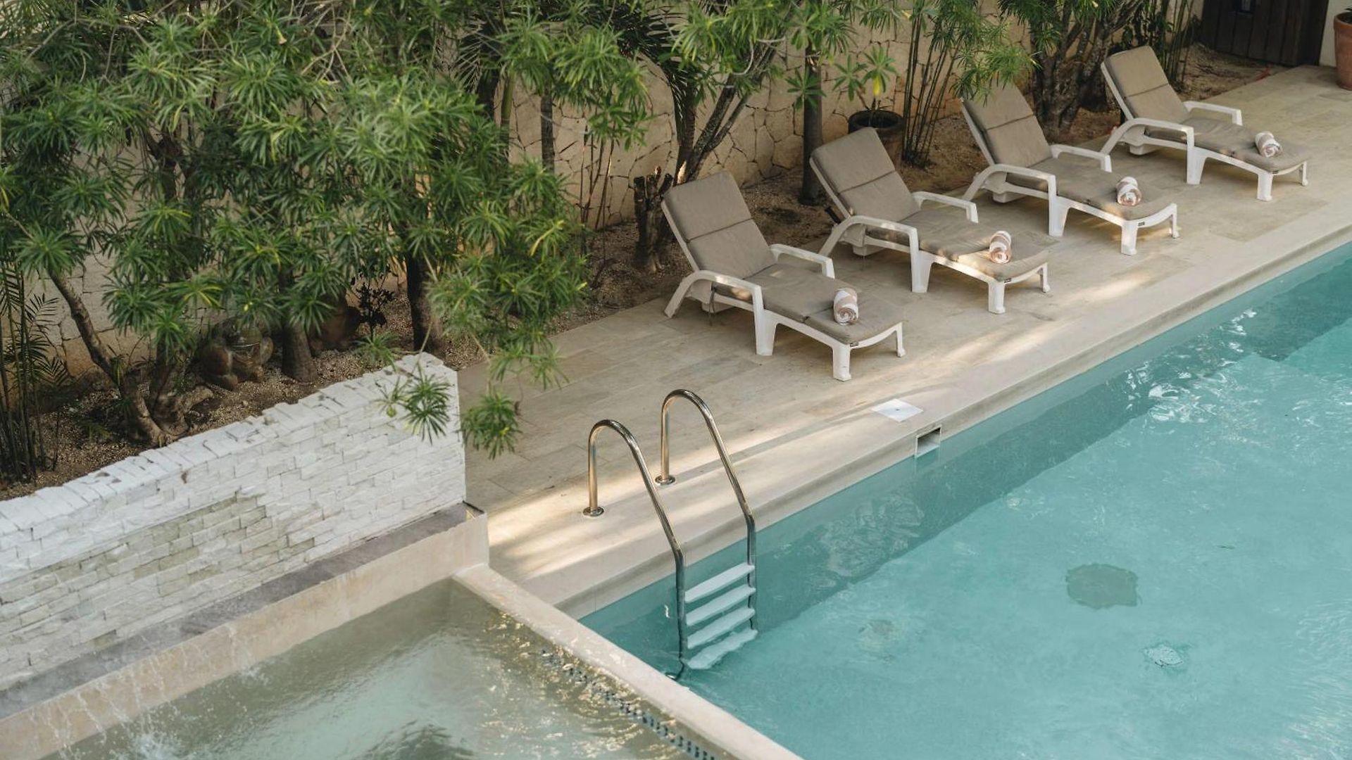 Villa Elegant Gated Place Full Concierge *