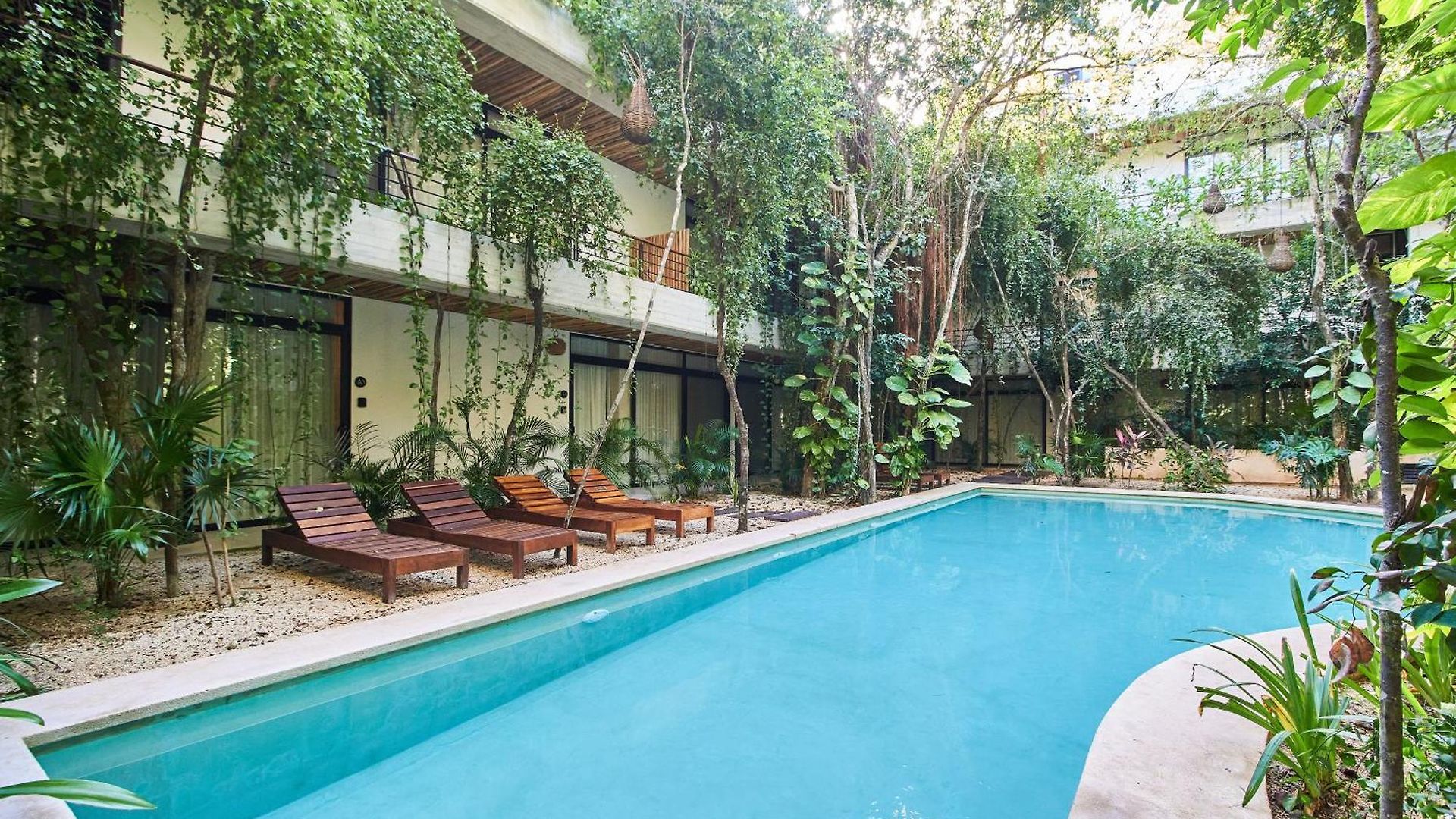 Jungle Penthouse With 2 Pools And Private Rooftop Terrace *