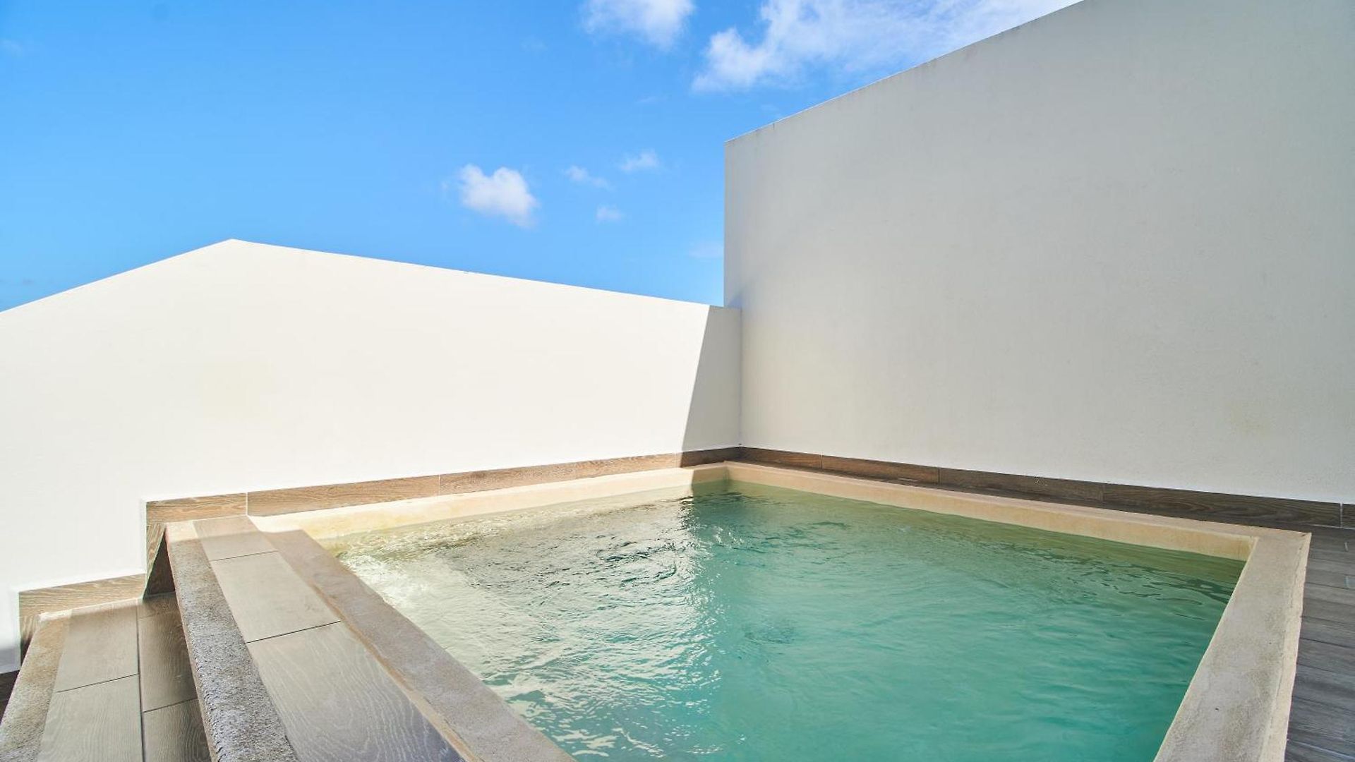 Jungle Penthouse With 2 Pools And Private Rooftop Terrace
