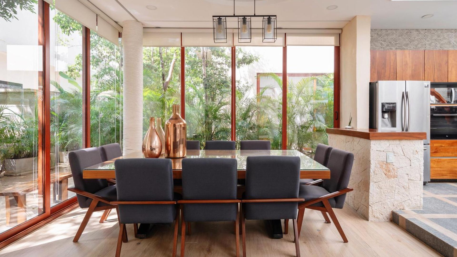 Tikal Villa *