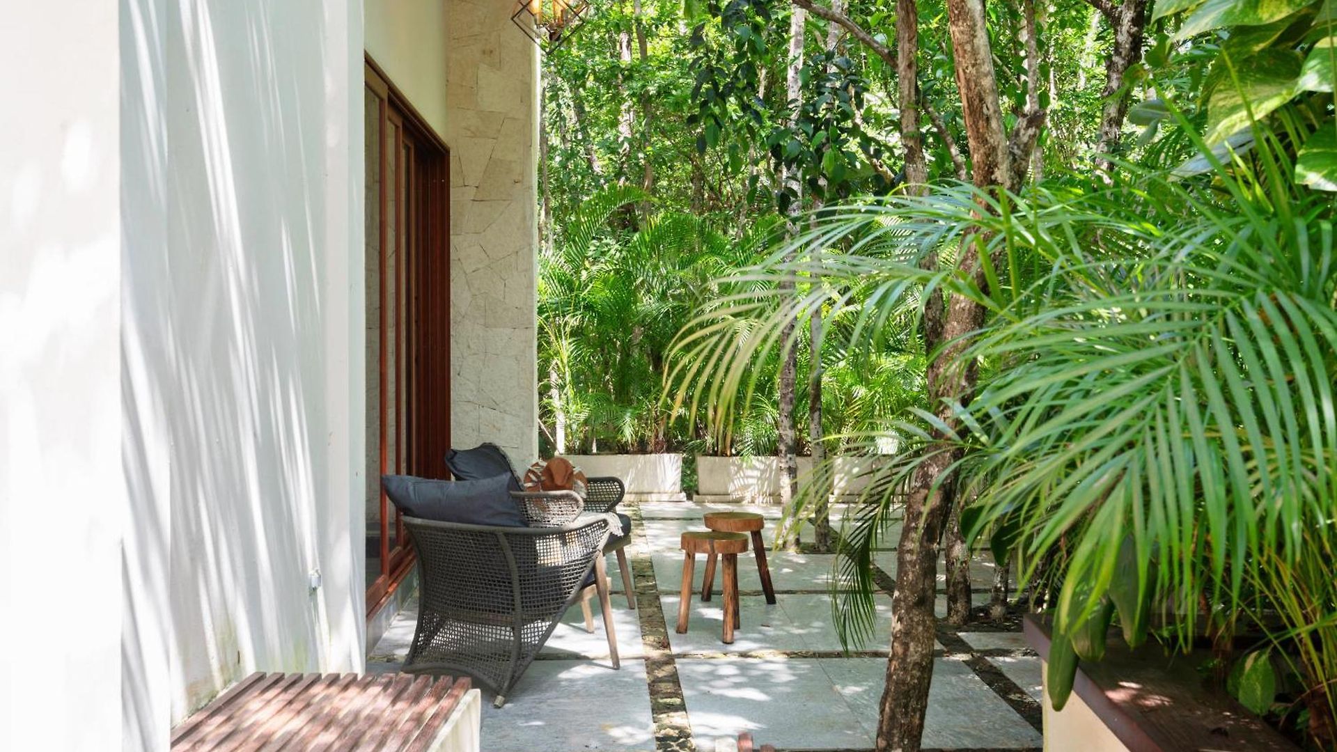 Tikal Villa