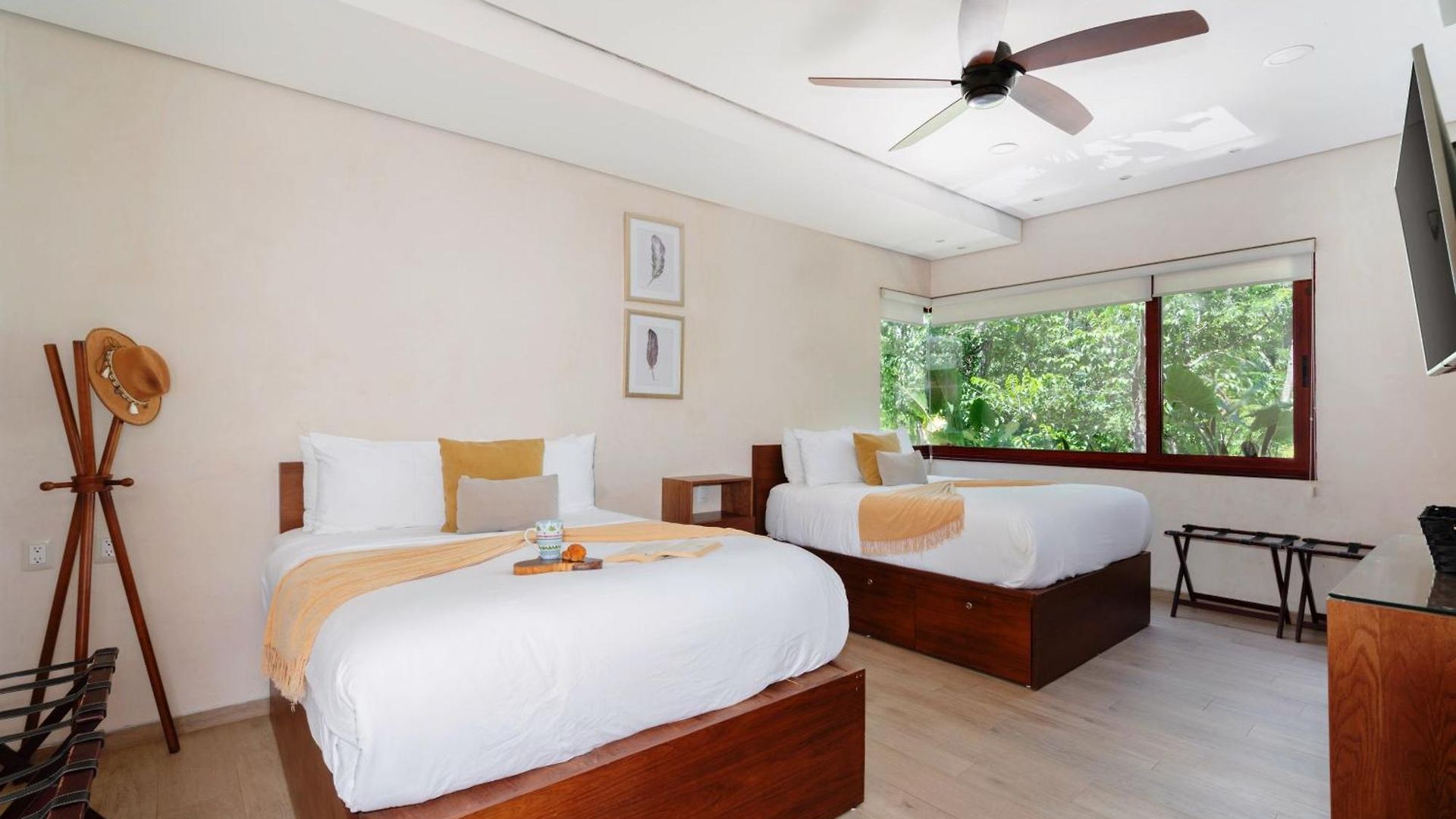 Tikal Villa