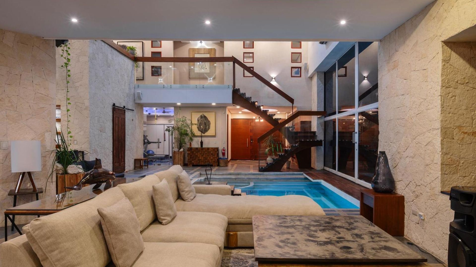Tikal Villa