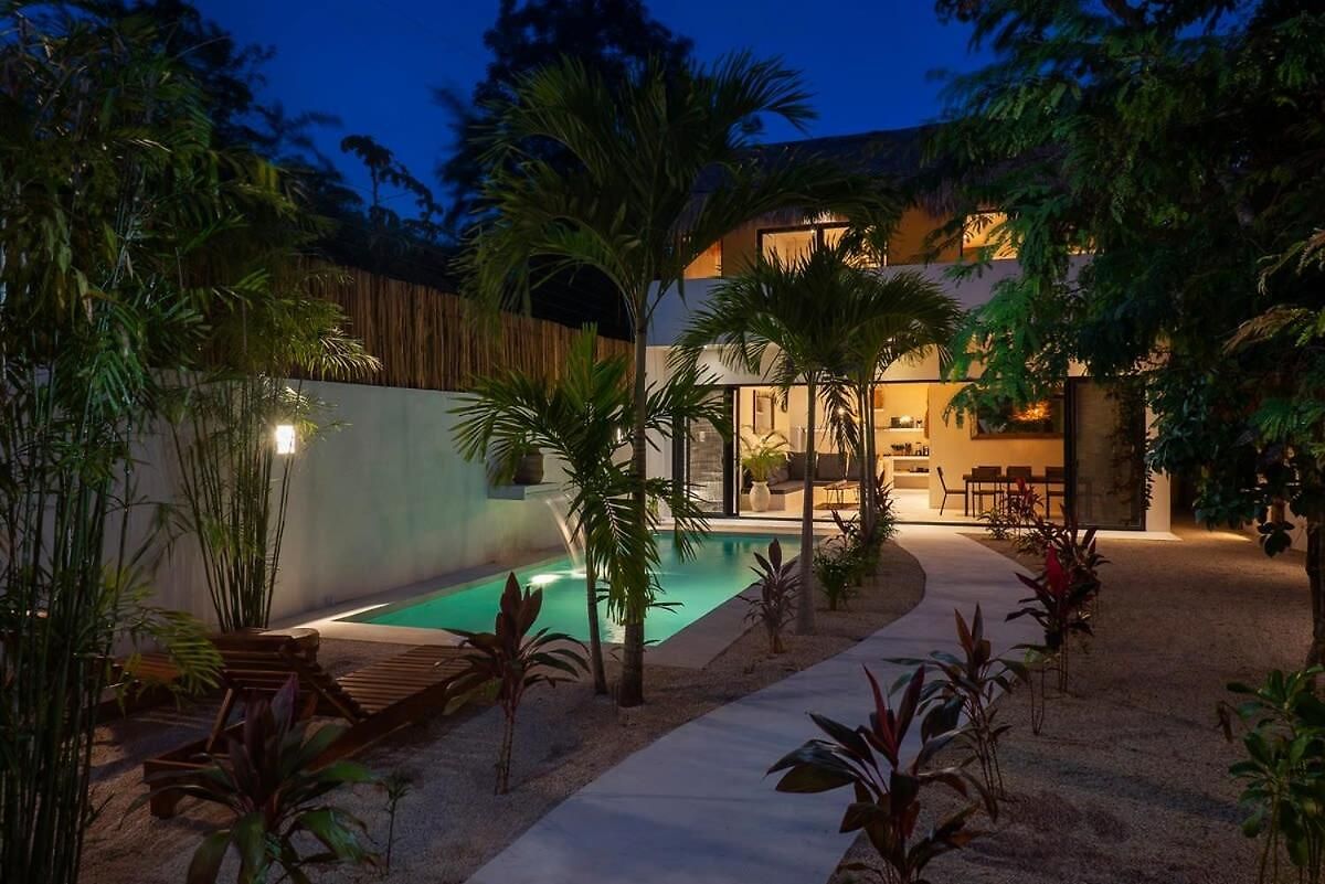 Jungle 3br Villa, Garden & Pool, La Veleta Holiday home