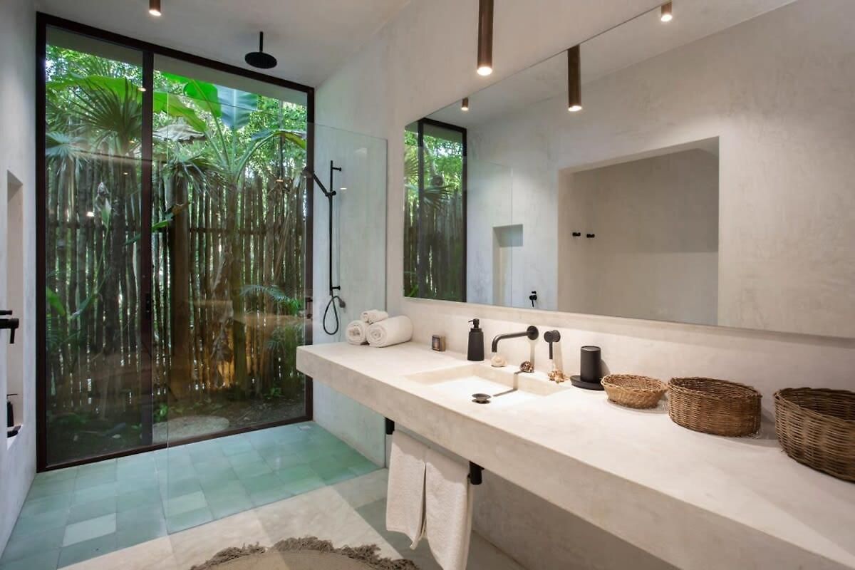 Stunning 4br, Concierge Service, Gated, Paddle Court Villa