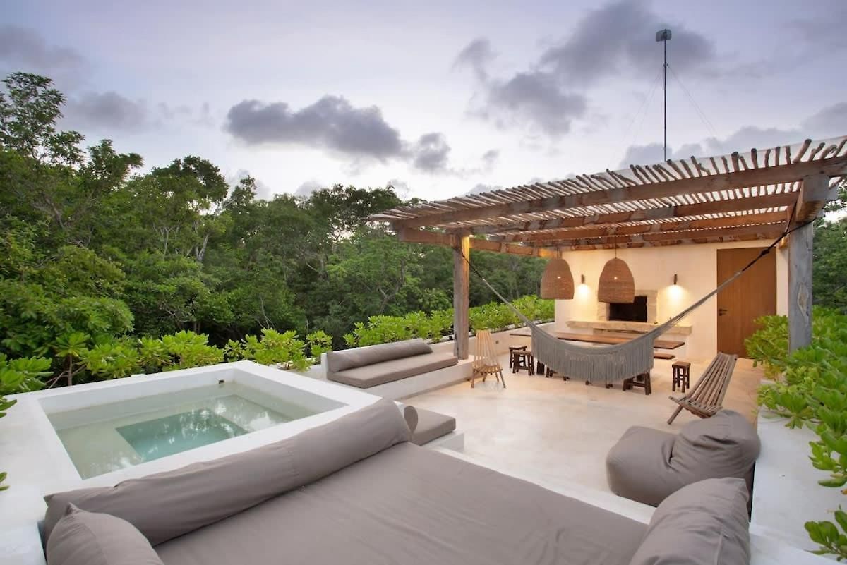 Stunning 4br, Concierge Service, Gated, Paddle Court