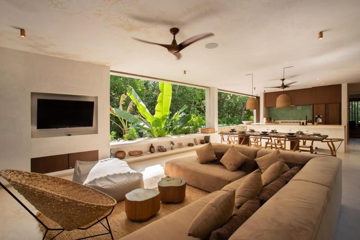 Stunning 4br, Concierge Service, Gated, Paddle Court *