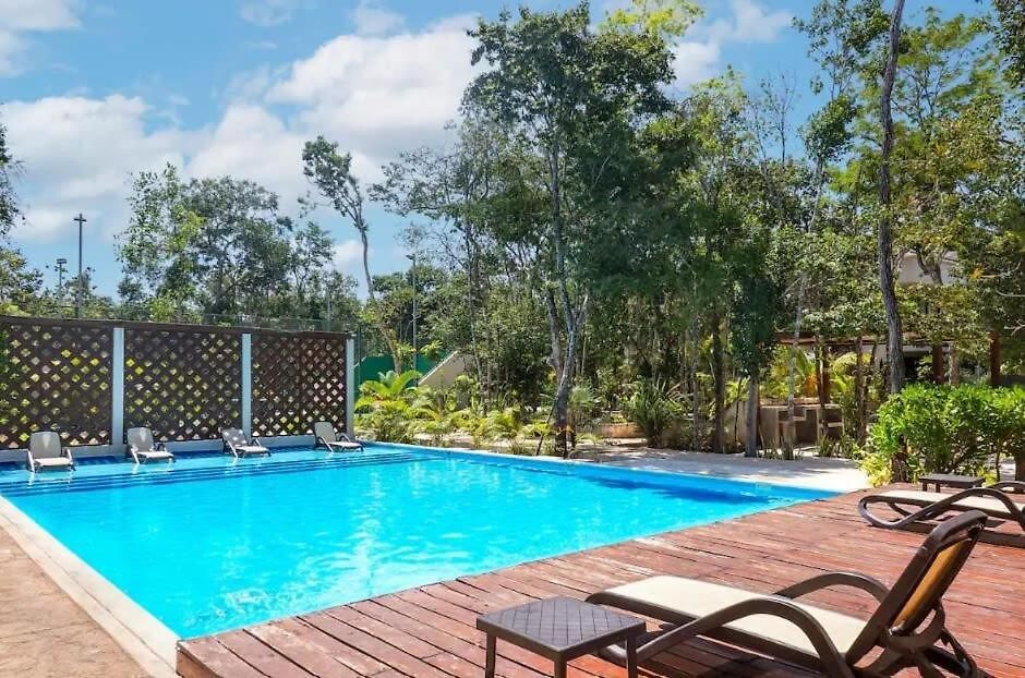 4br Jungle With Jacuzzi In Private Gated Community