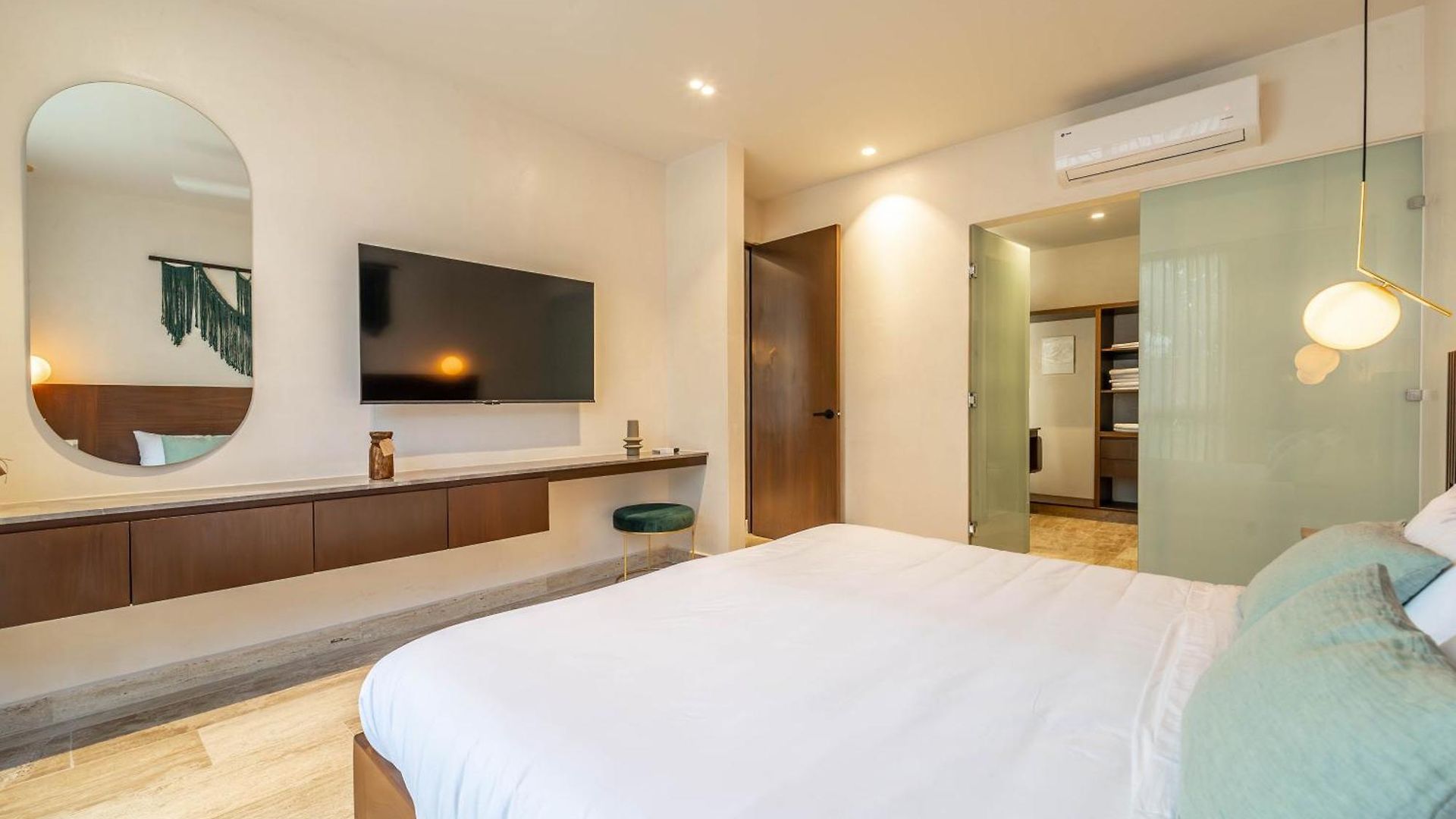 Holiday home Lux 1br With Rooftop Pool, Spa, Gym, Kids Playroom