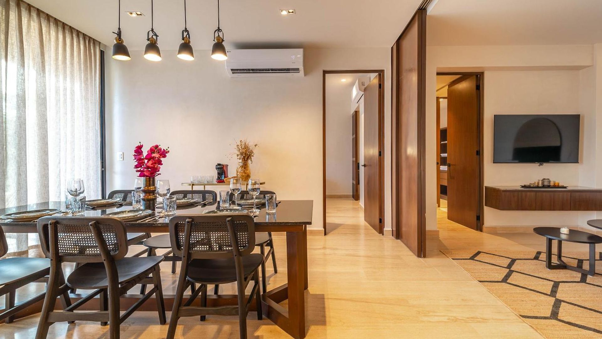 Holiday home Lux 2br With Rooftop Pool, Spa, Gym, Kids Playroom *