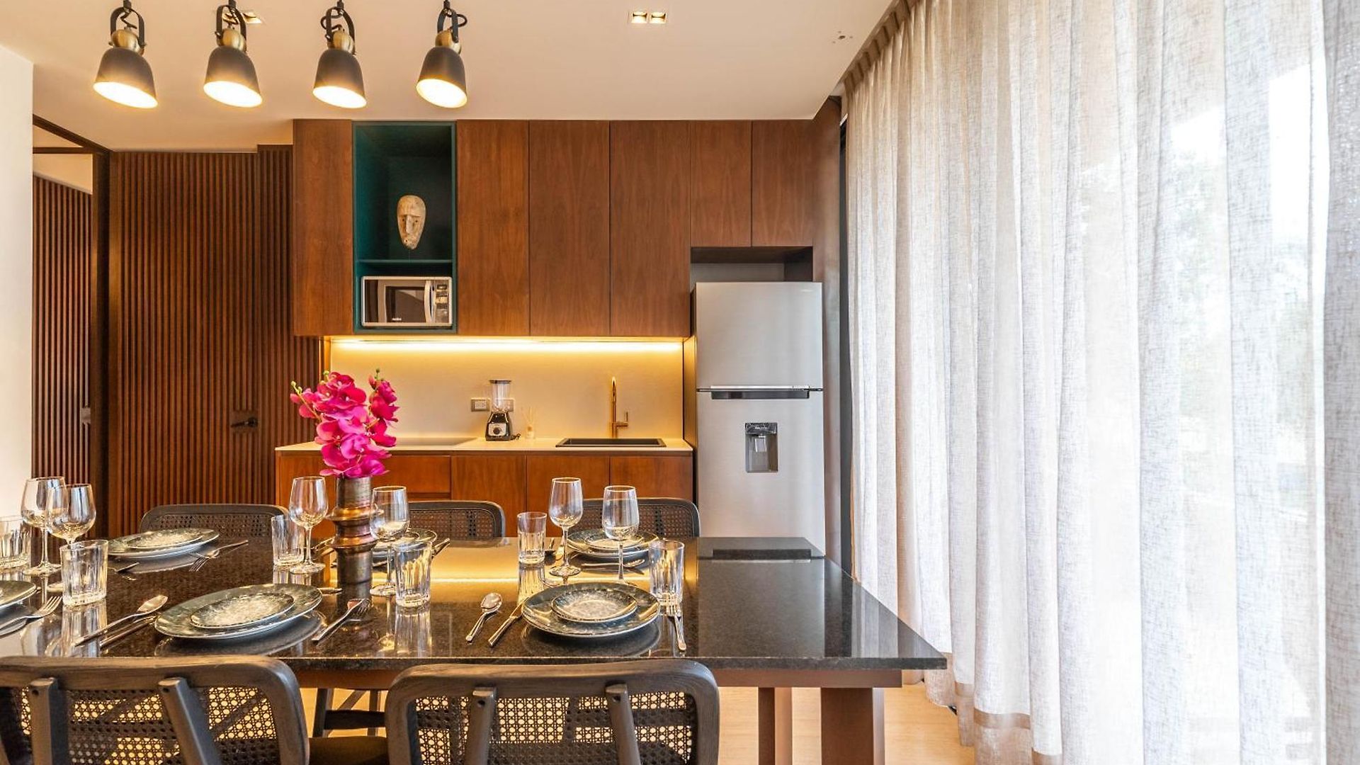 Holiday home Lux 2br With Rooftop Pool, Spa, Gym, Kids Playroom