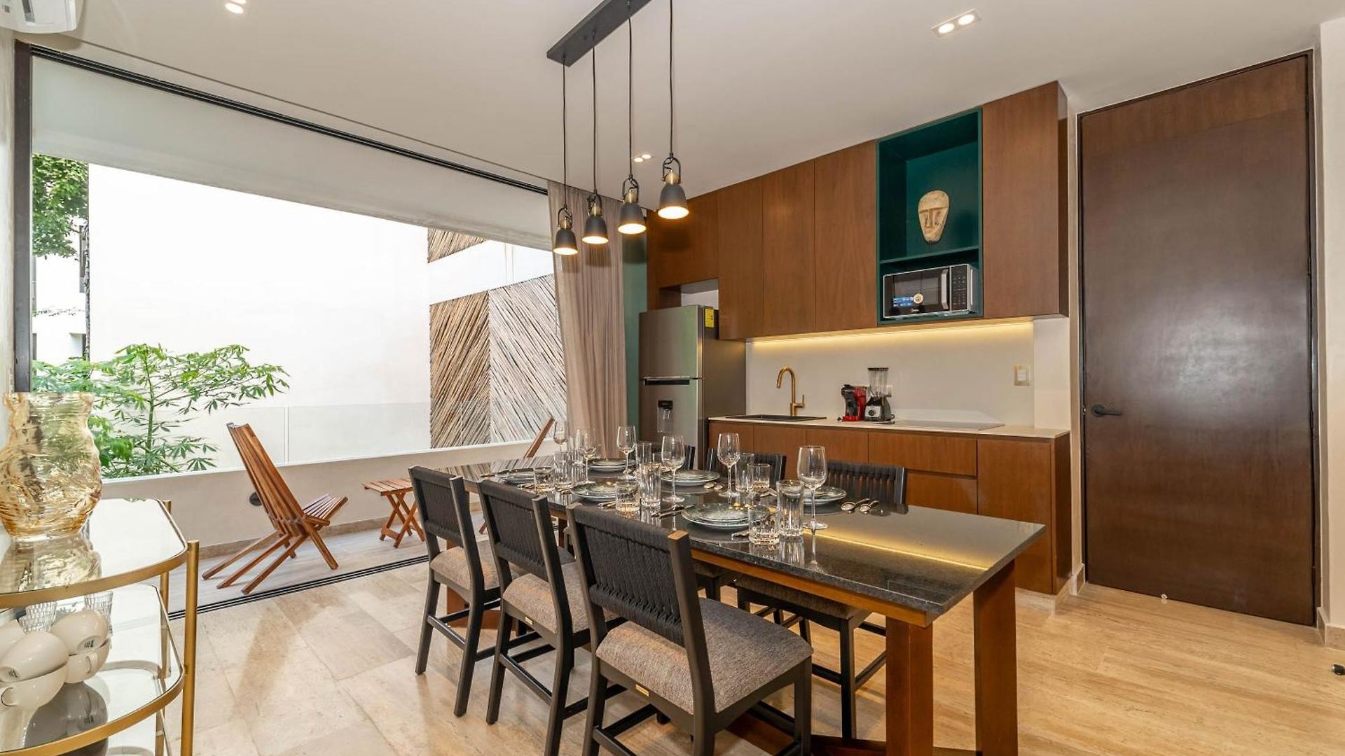 Lux 1br With Rooftop Pool, Spa, Gym, Kids Playroom *