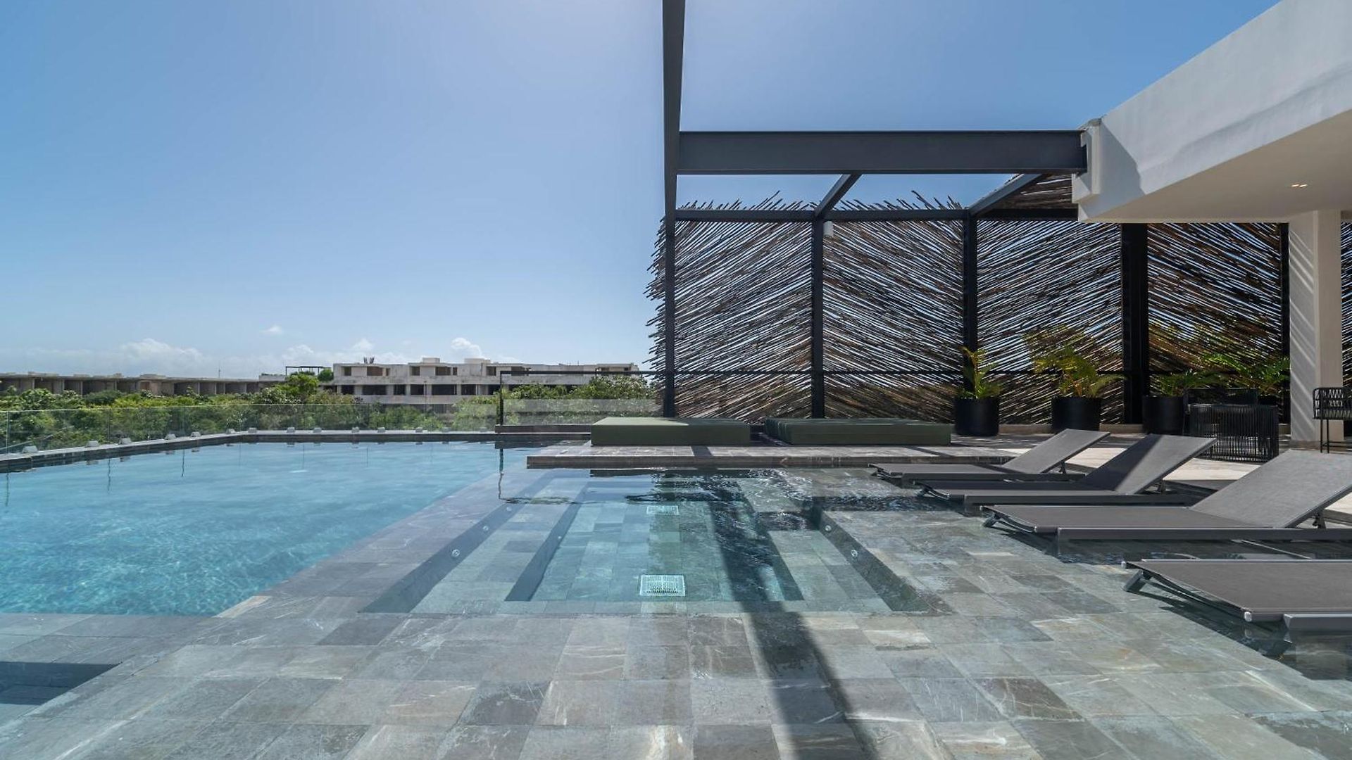Lux 2br With Rooftop Pool, Spa, Gym, Kids Playroom #229 *