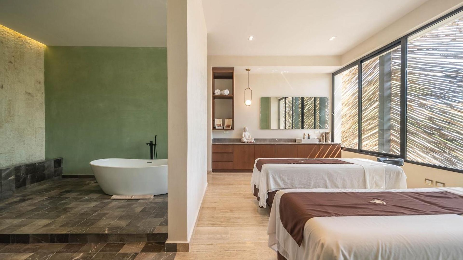 Lux 2br With Rooftop Pool, Spa, Gym, Kids Playroom #229 Holiday home *