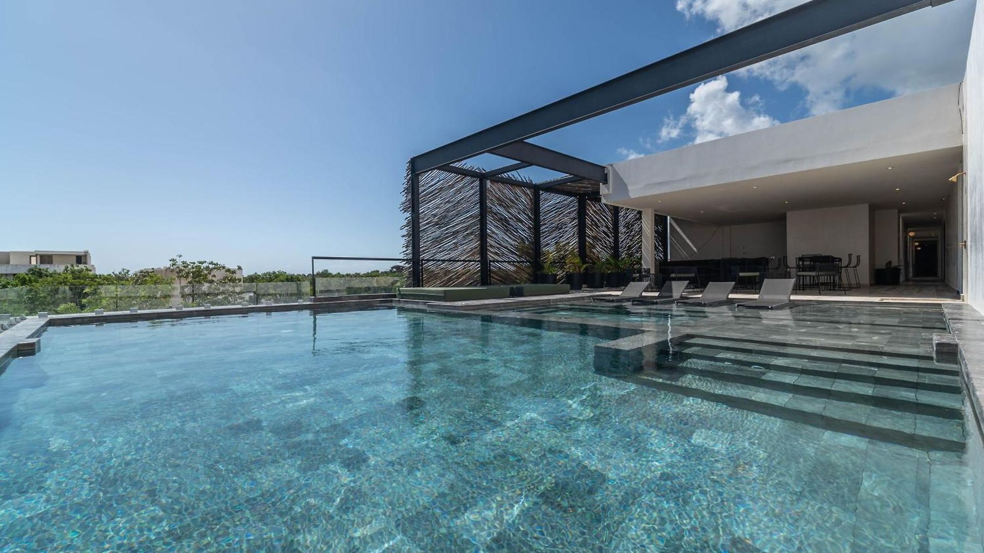 Holiday home Lux 2br With Rooftop Pool, Spa, Gym, Kids Playroom #229 *