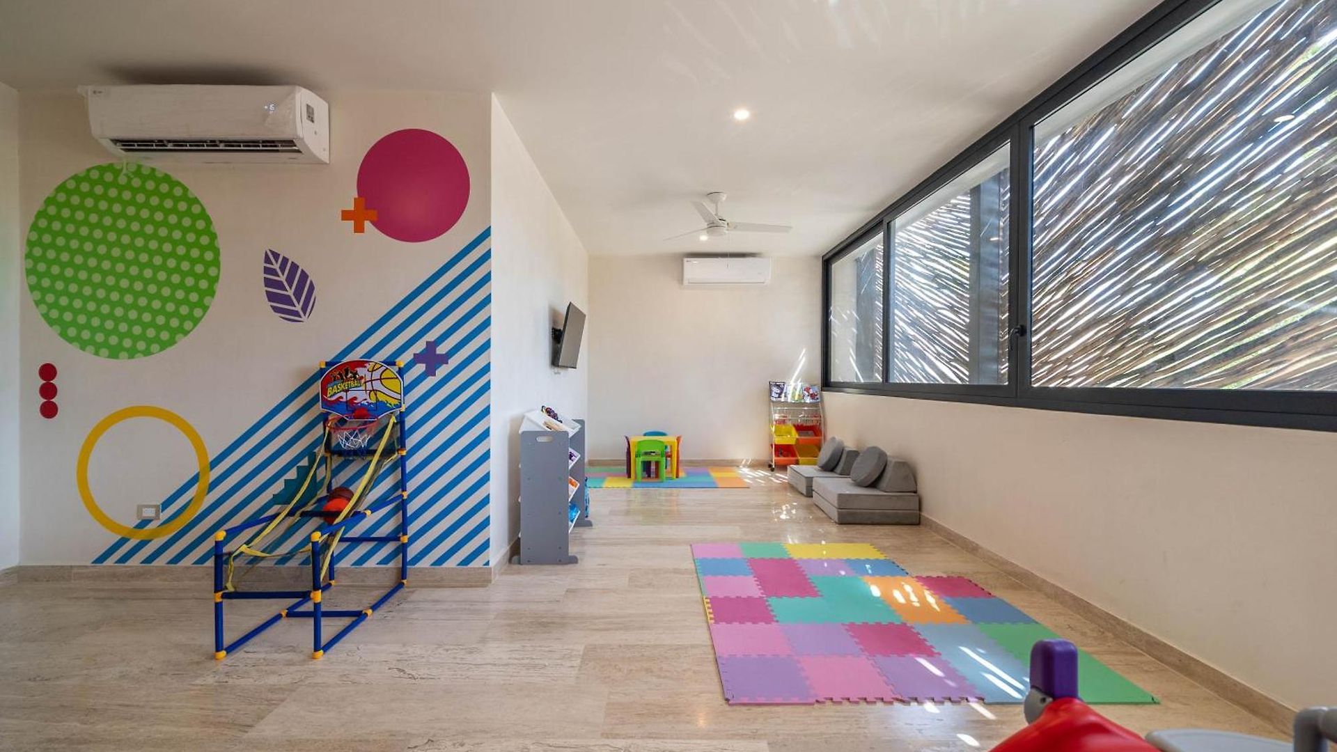 Lux 2br With Rooftop Pool, Spa, Gym, Kids Playroom #229 Holiday home
