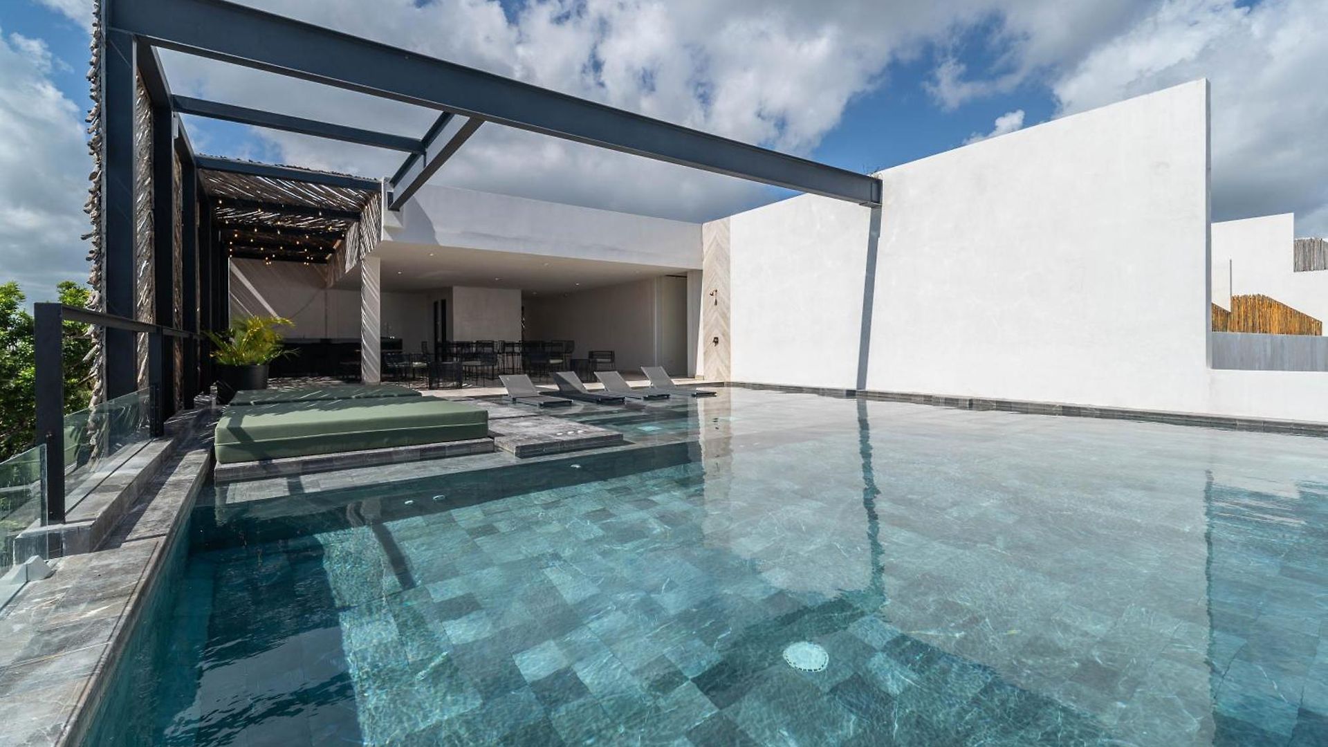 Lux 2br With Rooftop Pool, Spa, Gym, Kids Playroom #229 *