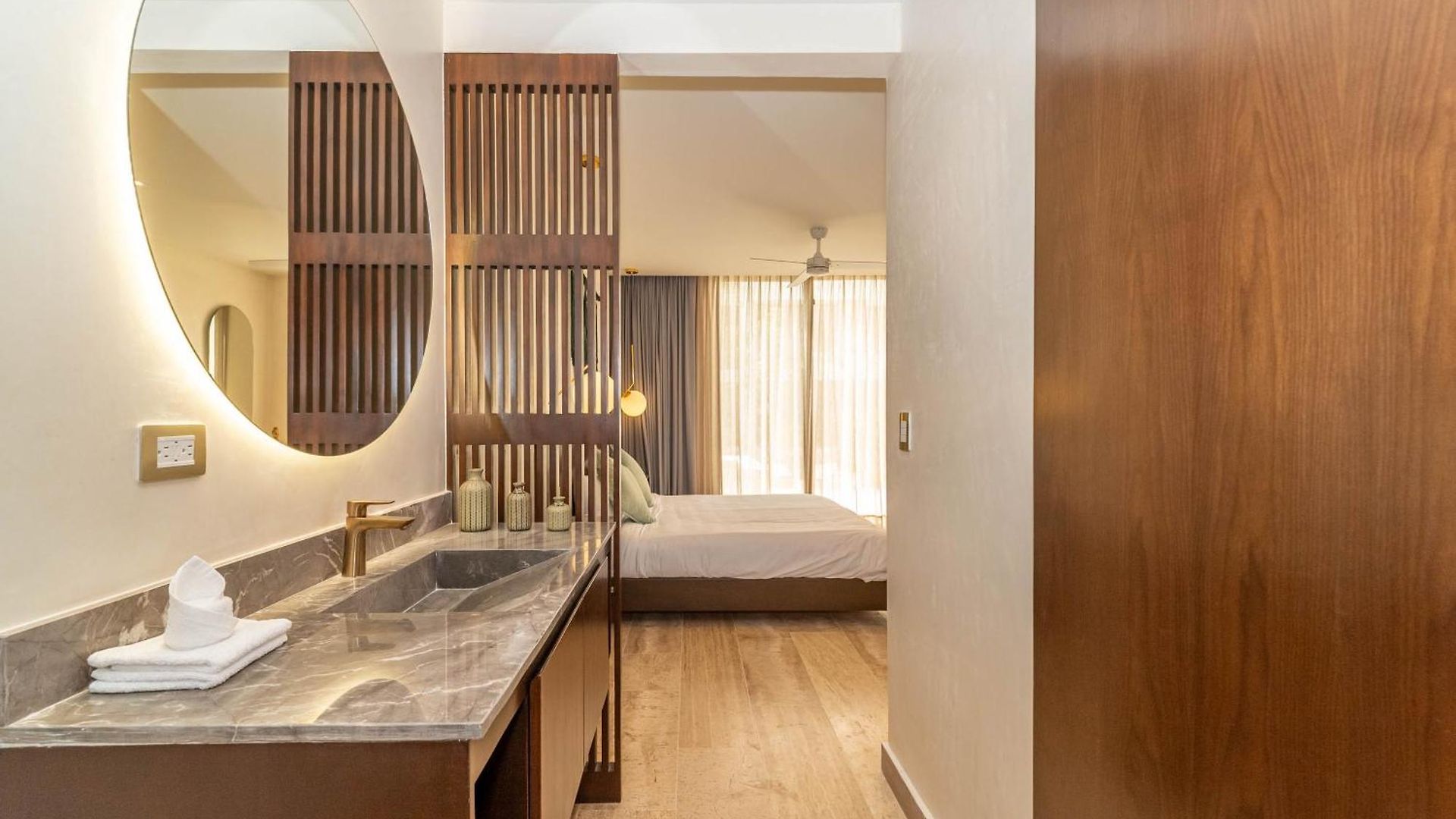 Holiday home 2br Plunge Pool, Rooftop Pool, Gym, Kids Playroom