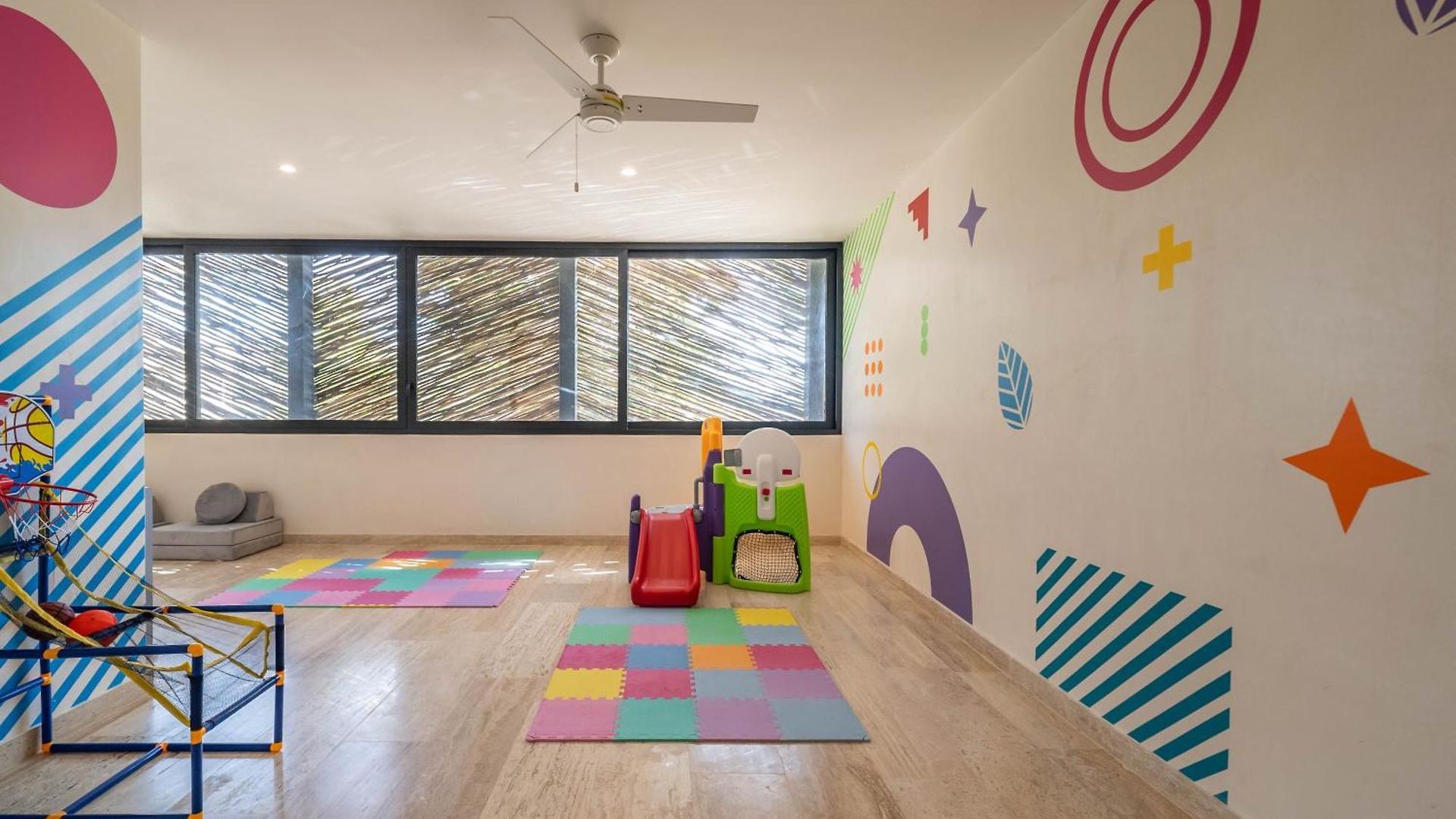 Lux 2br With Rooftop Pool, Spa, Gym, Kids Playroom #229 Holiday home *