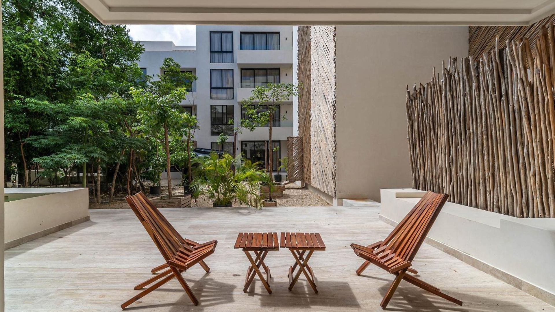 2br Plunge Pool, Rooftop Pool, Gym, Kids Playroom *