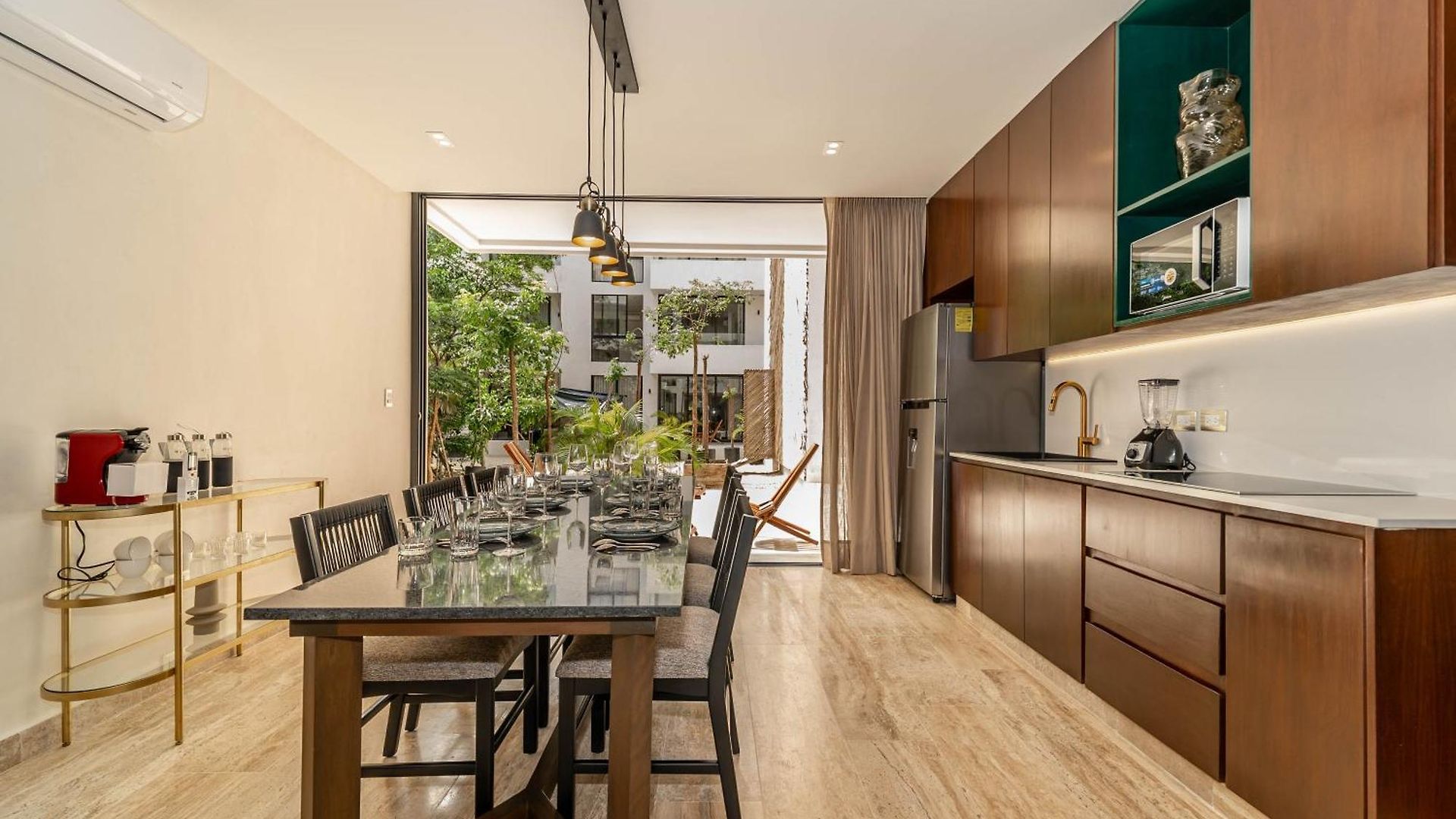 2br Plunge Pool, Rooftop Pool, Gym, Kids Playroom