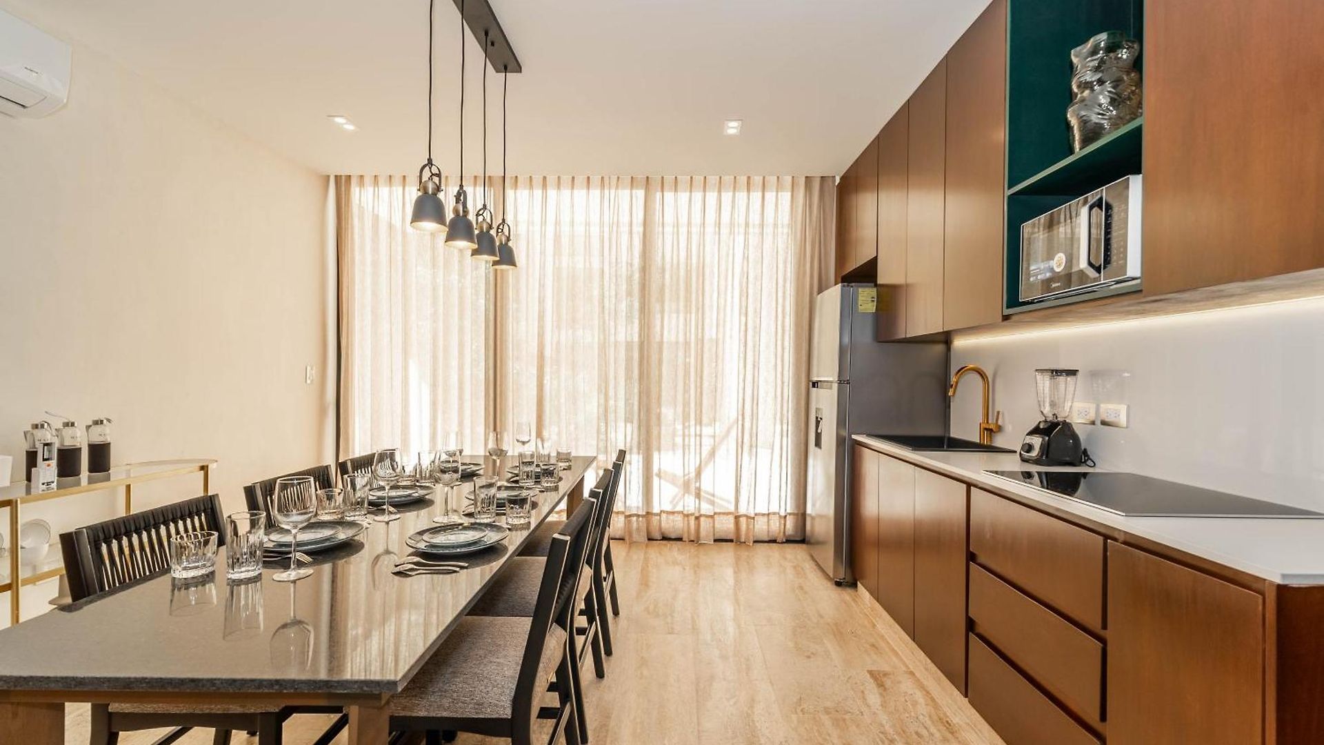 Holiday home 2br Plunge Pool, Rooftop Pool, Gym, Kids Playroom