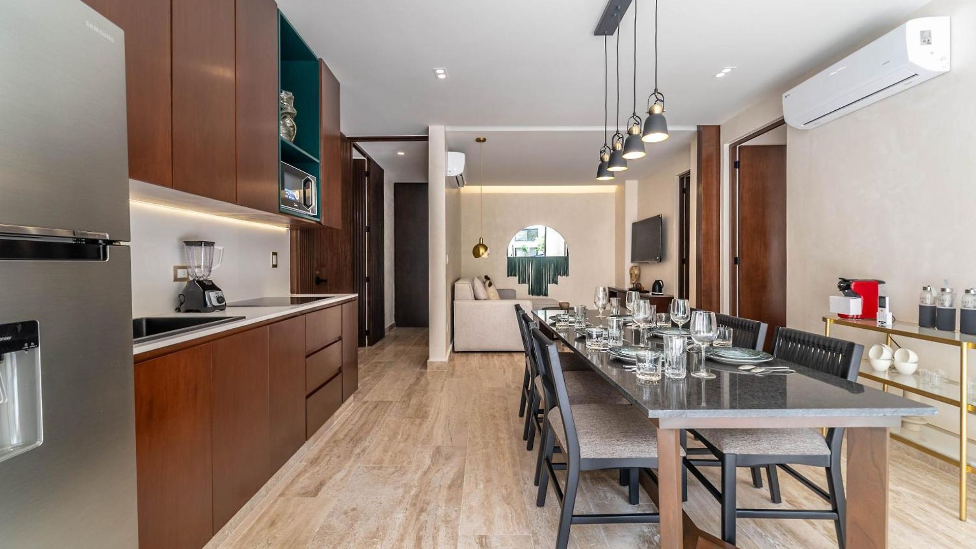 Holiday home 2br Plunge Pool, Rooftop Pool, Gym, Kids Playroom