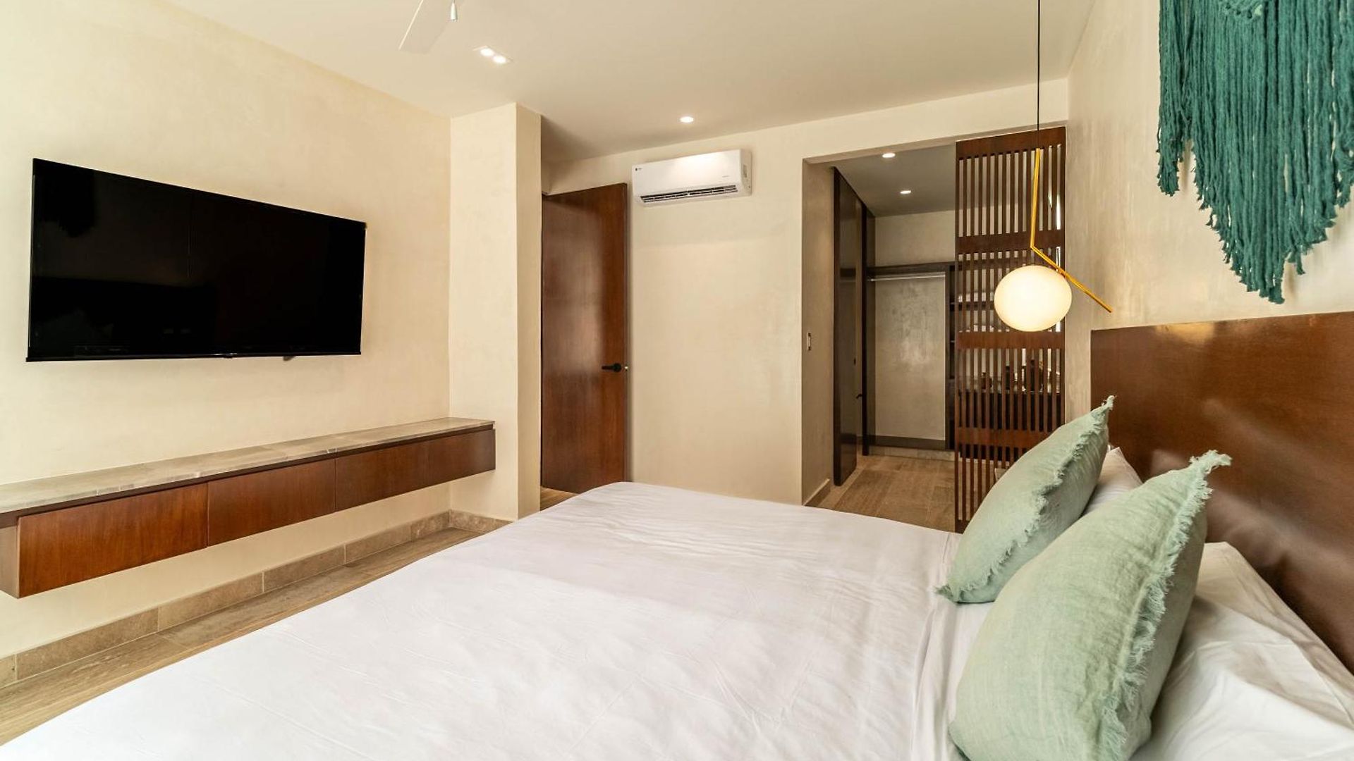 2br Plunge Pool, Rooftop Pool, Gym, Kids Playroom Holiday home *